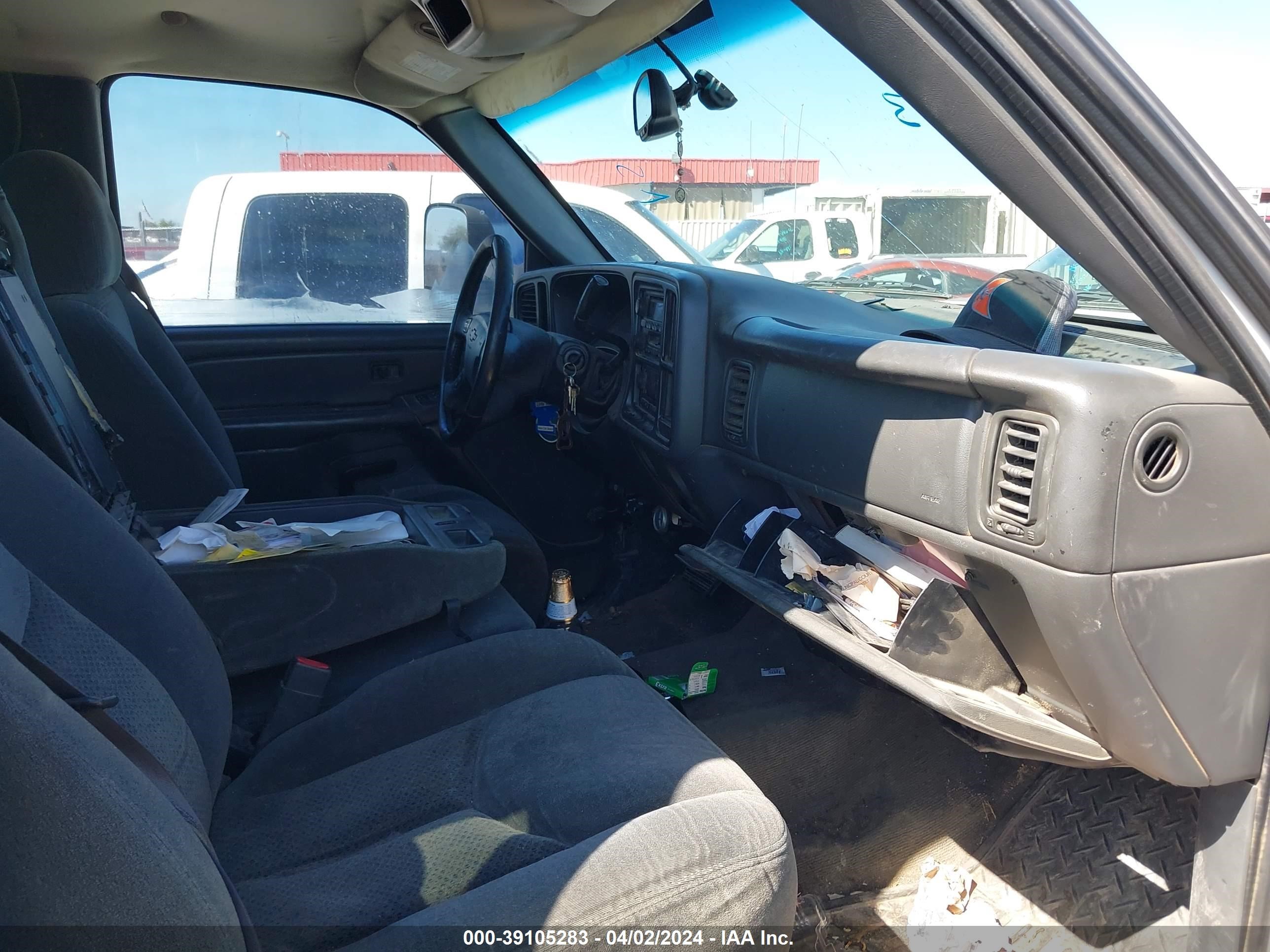 Photo 4 VIN: 1GCHC23U94F239814 - CHEVROLET SILVERADO 