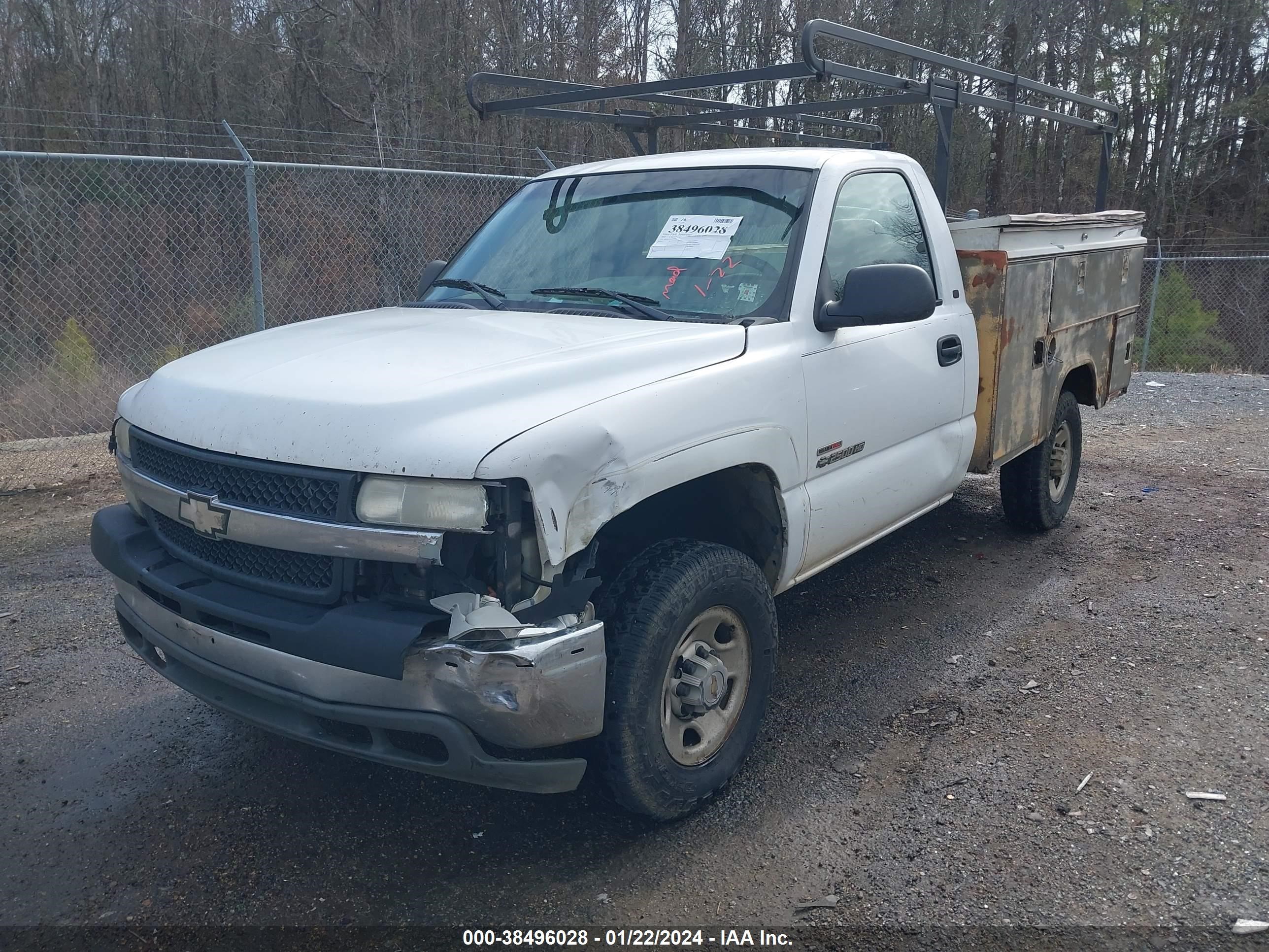 Photo 1 VIN: 1GCHC24182E106890 - CHEVROLET SILVERADO 