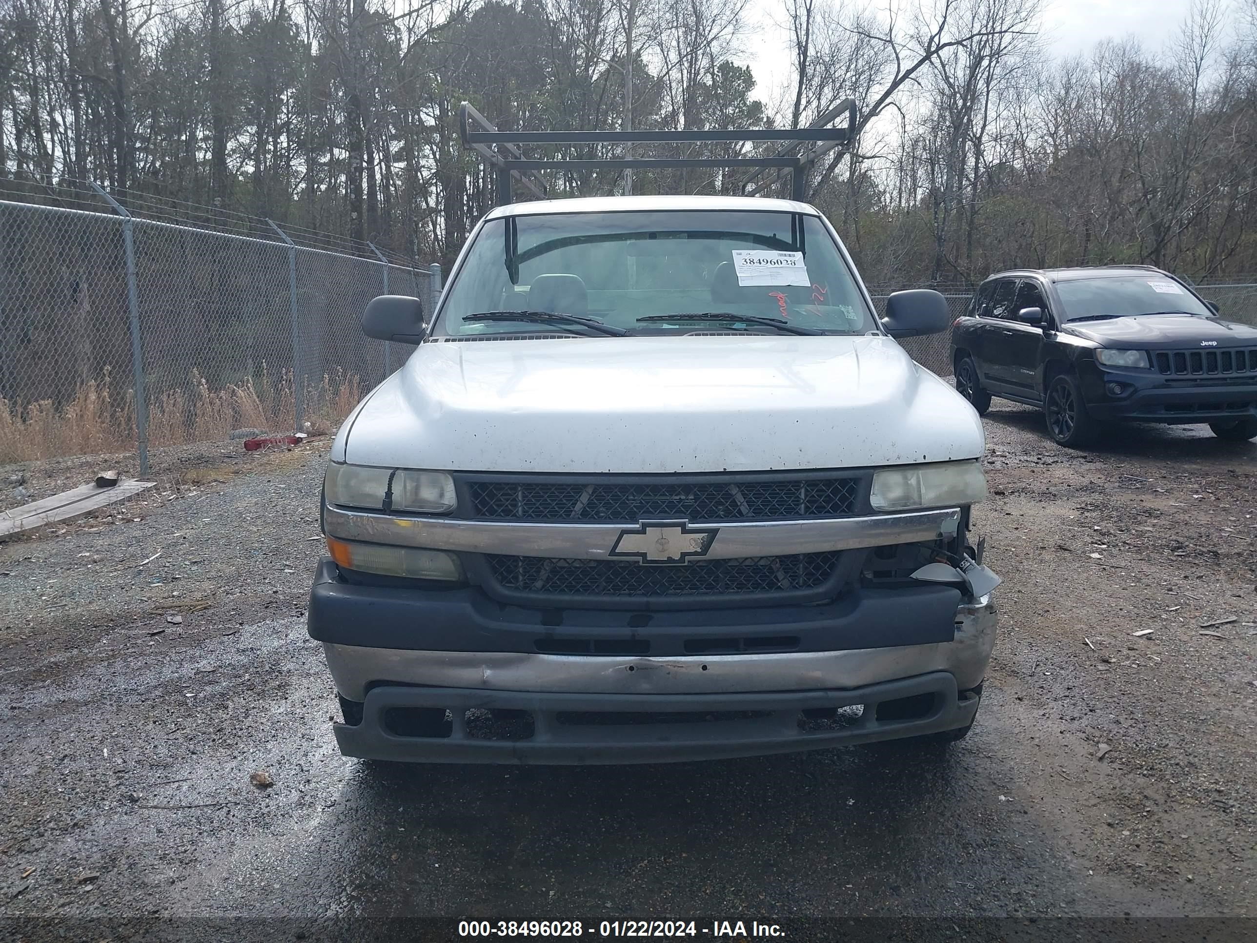 Photo 11 VIN: 1GCHC24182E106890 - CHEVROLET SILVERADO 