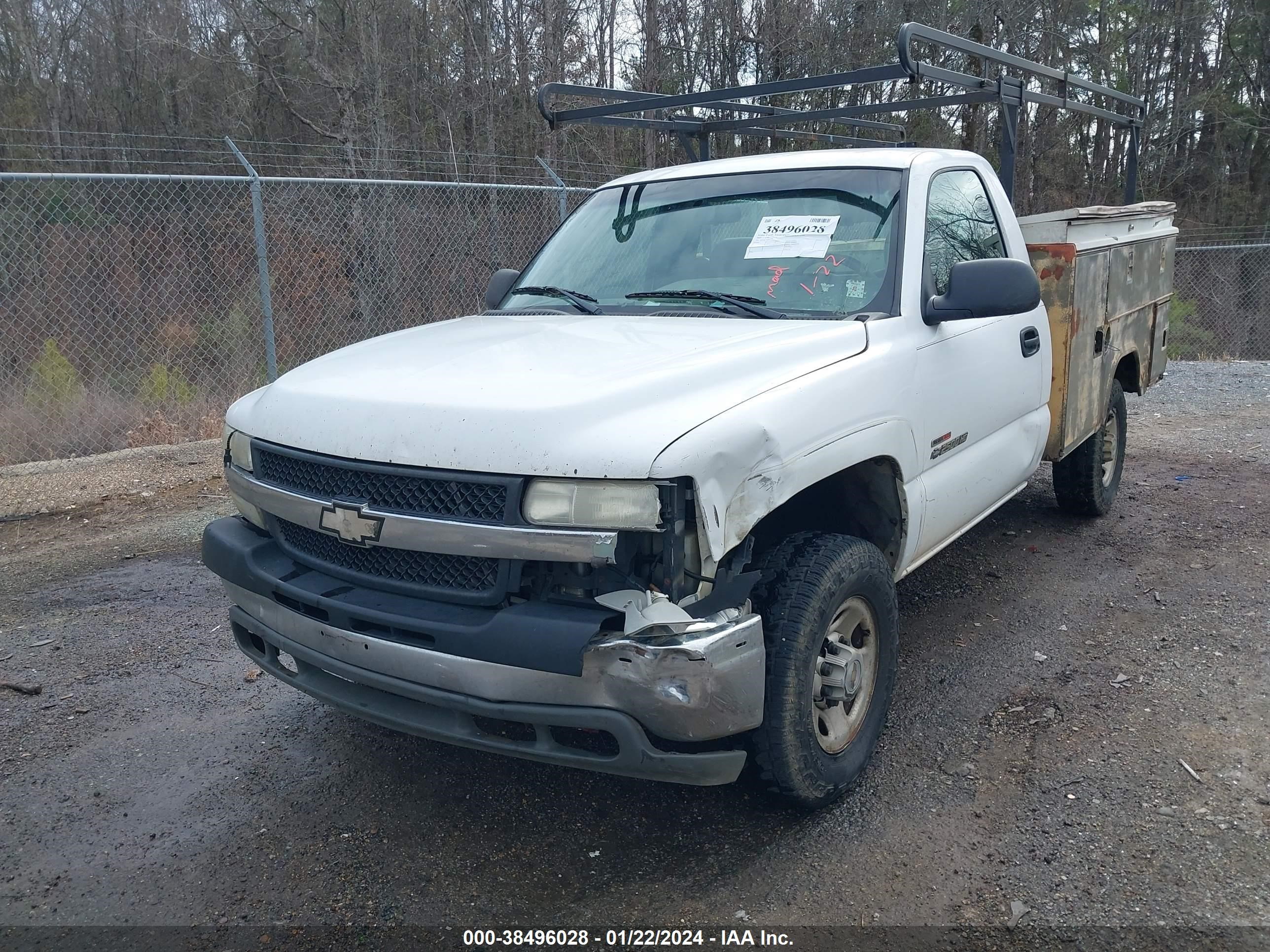 Photo 5 VIN: 1GCHC24182E106890 - CHEVROLET SILVERADO 