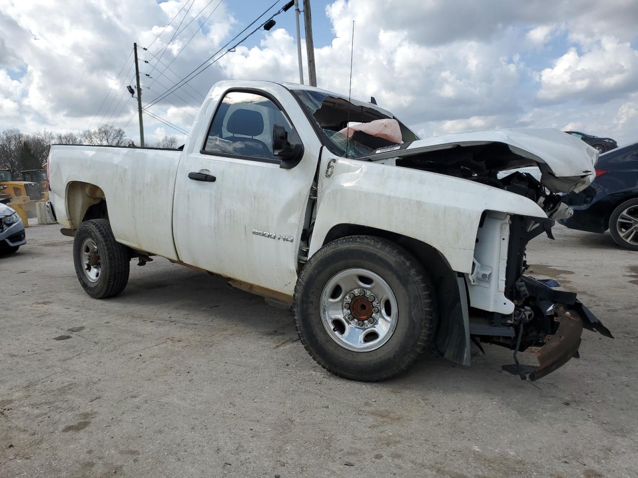 Photo 3 VIN: 1GCHC24K18E175972 - CHEVROLET SILVERADO 