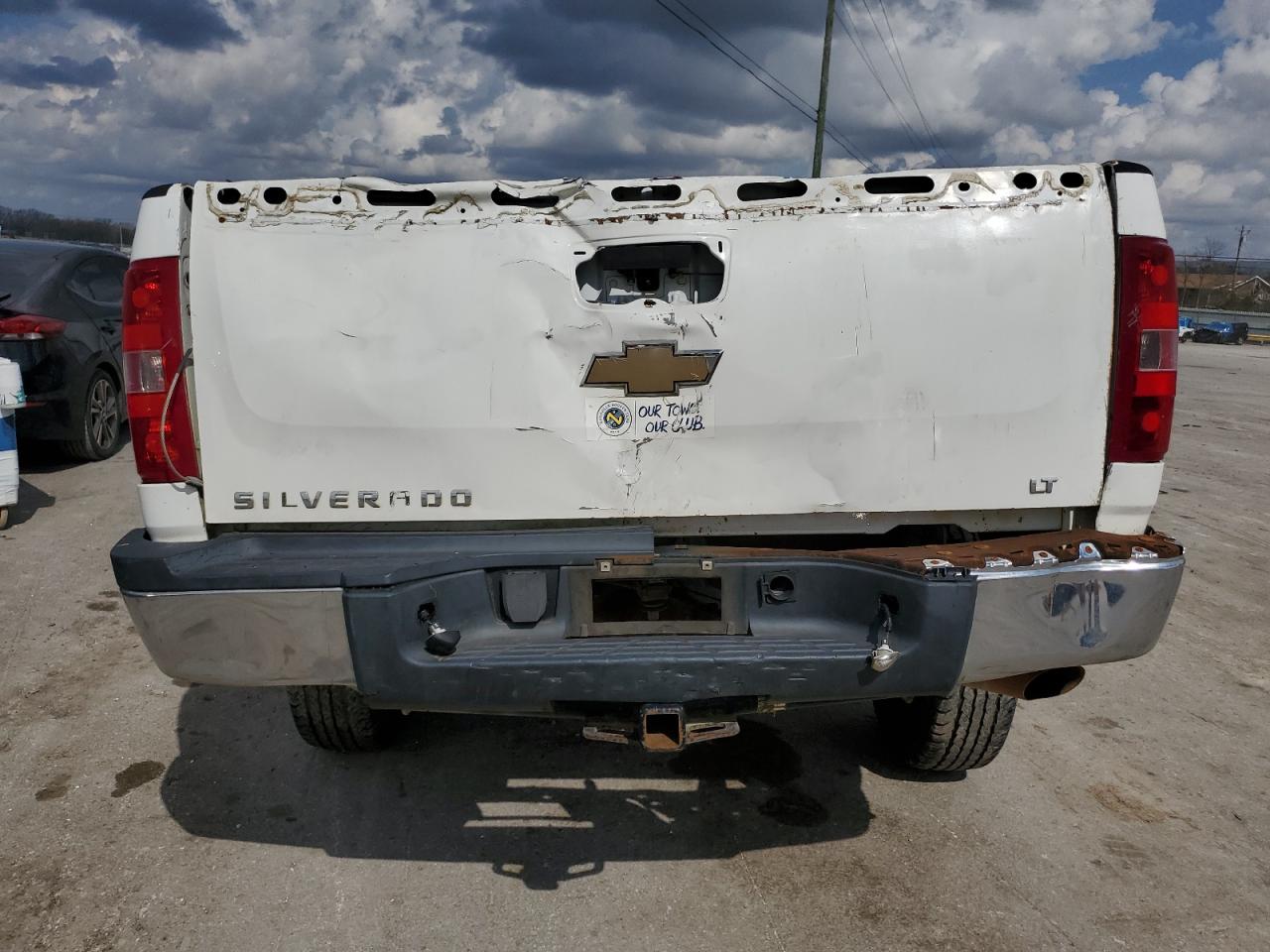 Photo 5 VIN: 1GCHC24K18E175972 - CHEVROLET SILVERADO 