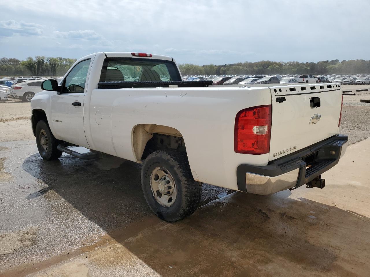 Photo 1 VIN: 1GCHC24K37E518179 - CHEVROLET SILVERADO 