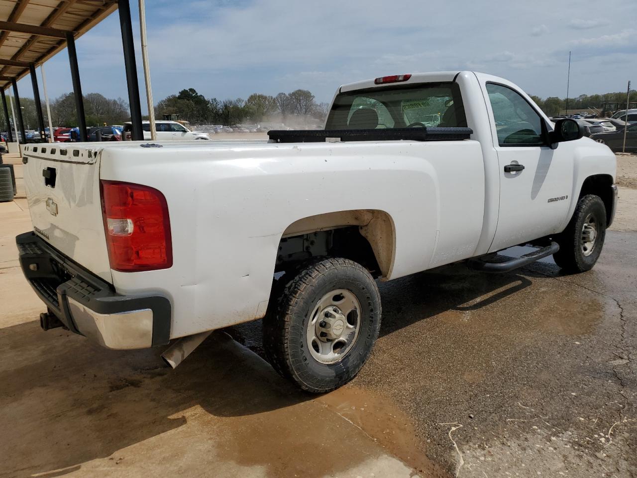 Photo 2 VIN: 1GCHC24K37E518179 - CHEVROLET SILVERADO 