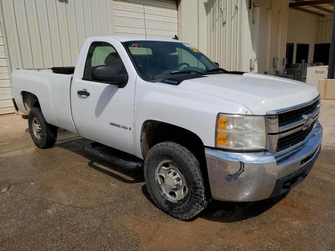 Photo 3 VIN: 1GCHC24K37E518179 - CHEVROLET SILVERADO 