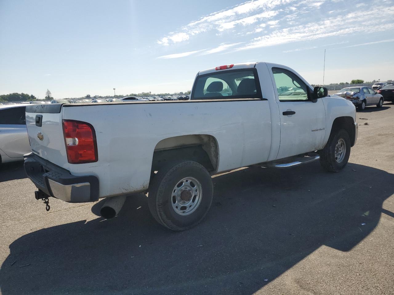 Photo 2 VIN: 1GCHC24K67E564329 - CHEVROLET SILVERADO 