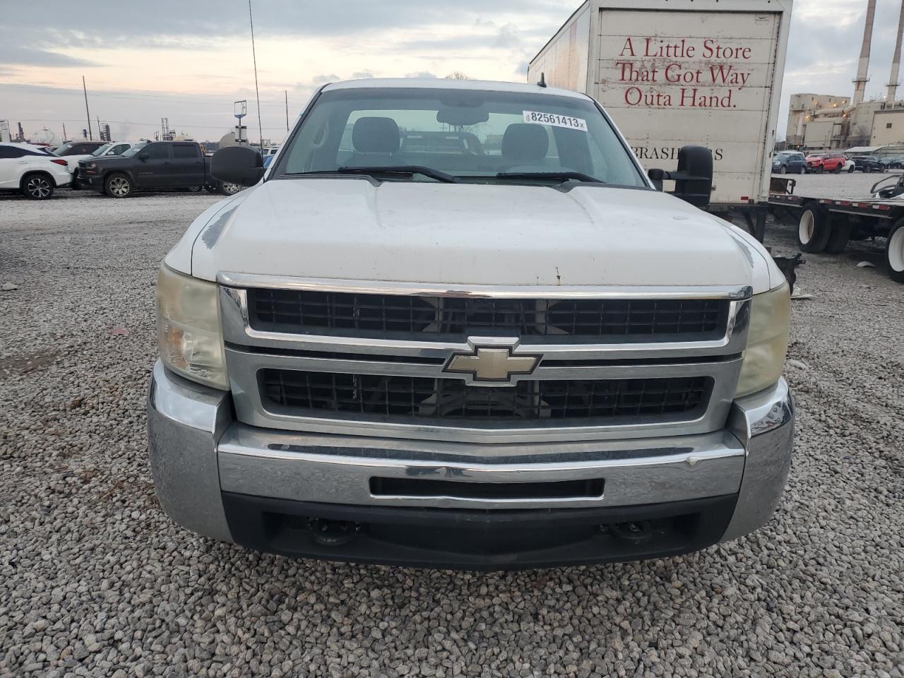 Photo 4 VIN: 1GCHC24K68E217648 - CHEVROLET SILVERADO 