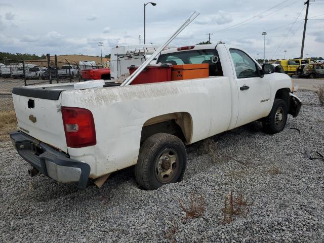 Photo 2 VIN: 1GCHC24K98E164704 - CHEVROLET SILVERADO 