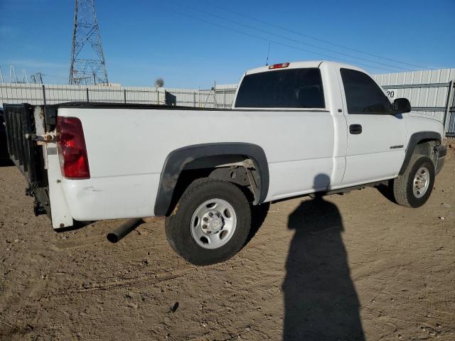 Photo 2 VIN: 1GCHC24U15E309411 - CHEVROLET SILVERADO 