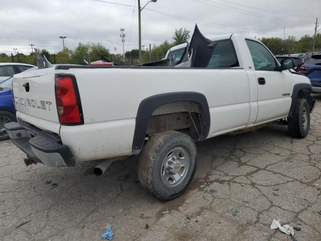 Photo 2 VIN: 1GCHC24U21Z250792 - CHEVROLET SILVERADO 