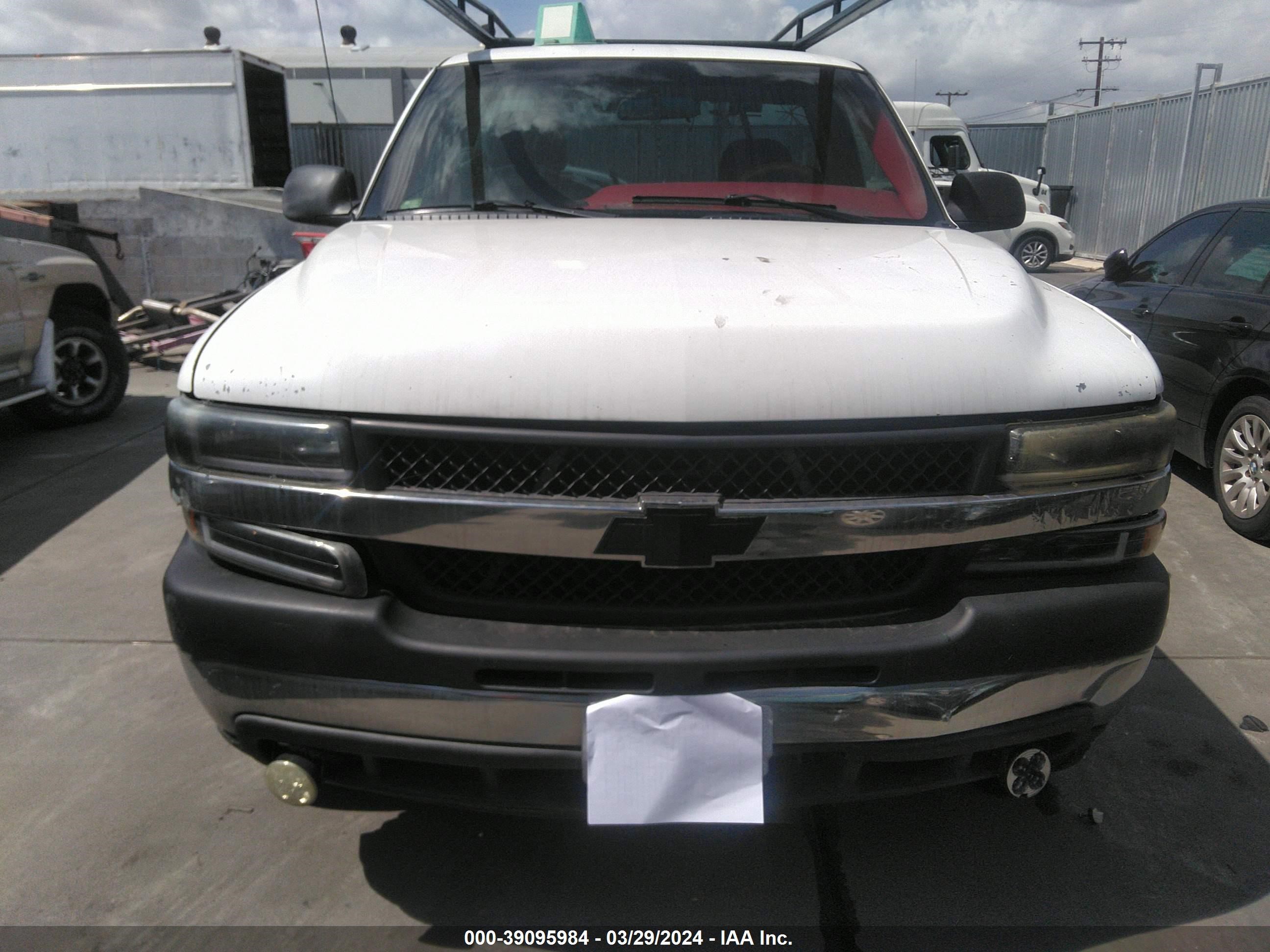 Photo 5 VIN: 1GCHC24U21Z295375 - CHEVROLET SILVERADO 