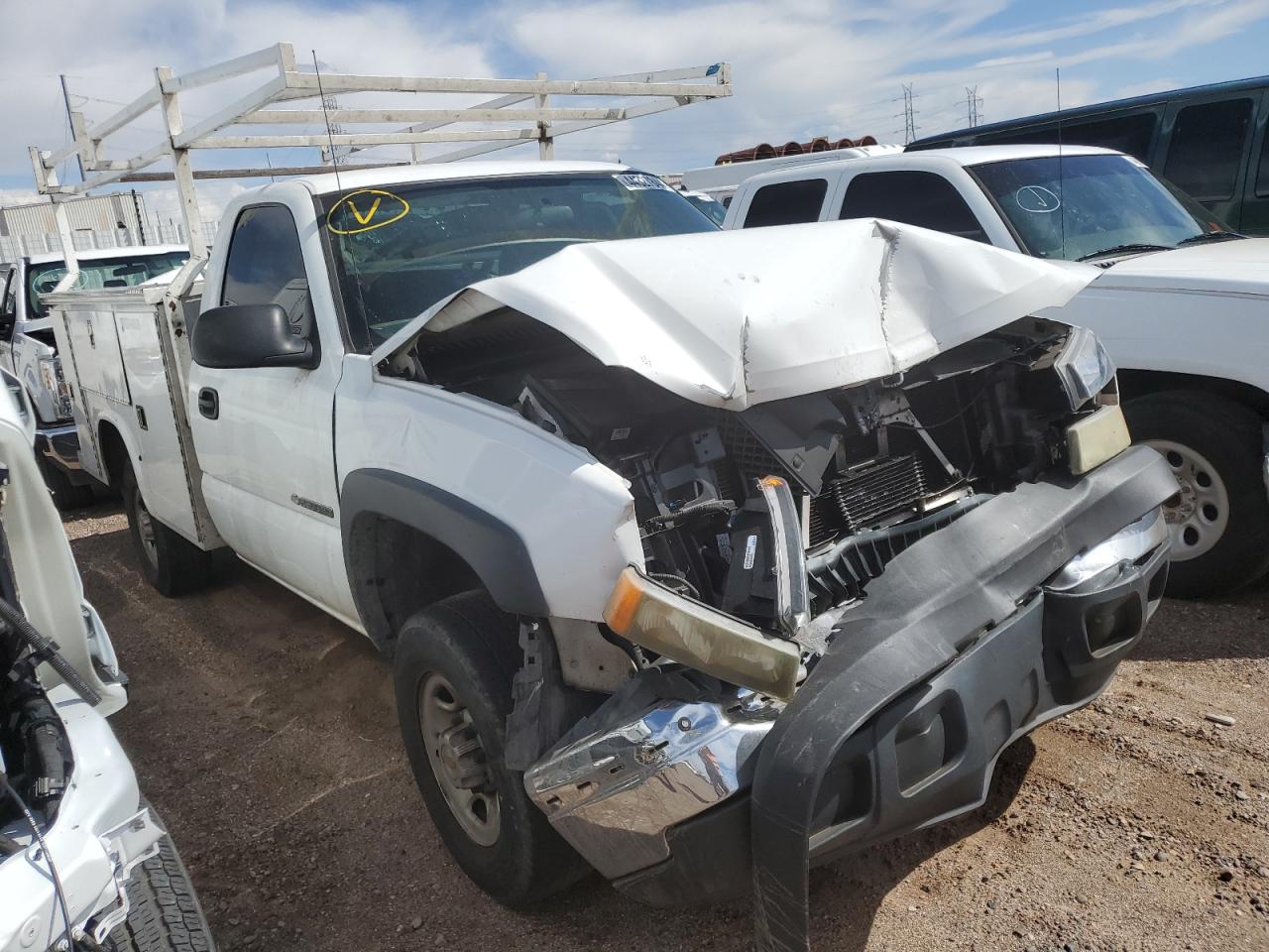 Photo 3 VIN: 1GCHC24U34E377336 - CHEVROLET SILVERADO 