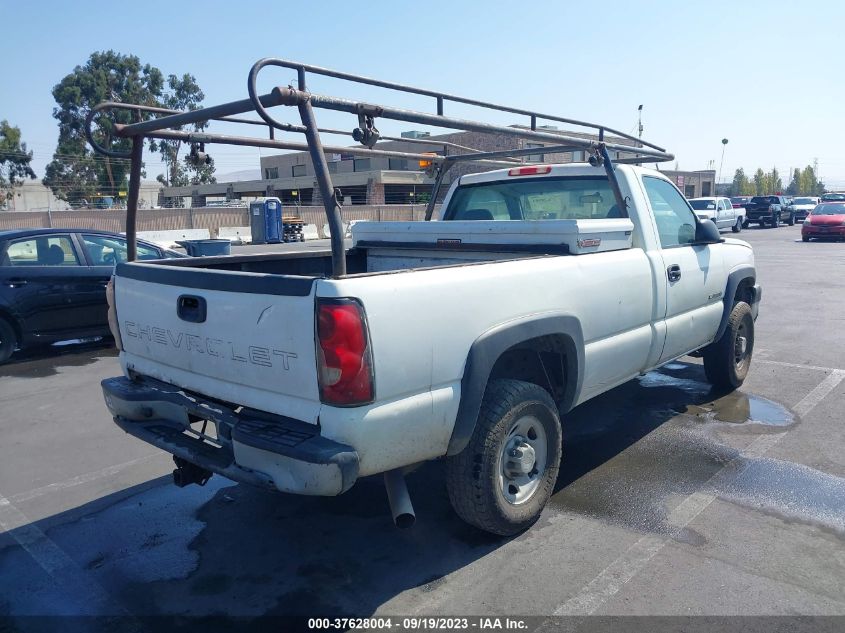 Photo 3 VIN: 1GCHC24U36E133446 - CHEVROLET SILVERADO 