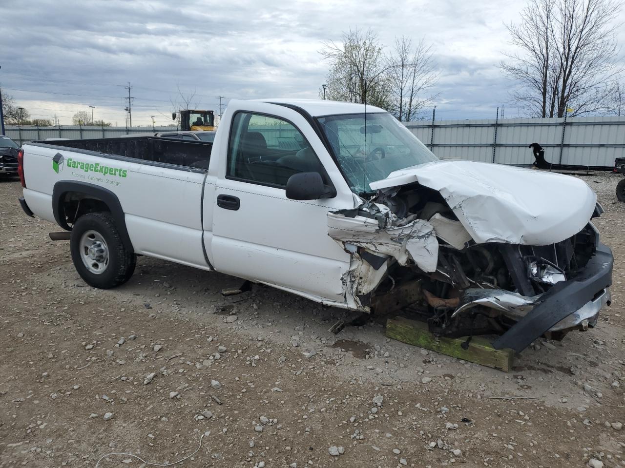 Photo 3 VIN: 1GCHC24U36E135388 - CHEVROLET SILVERADO 