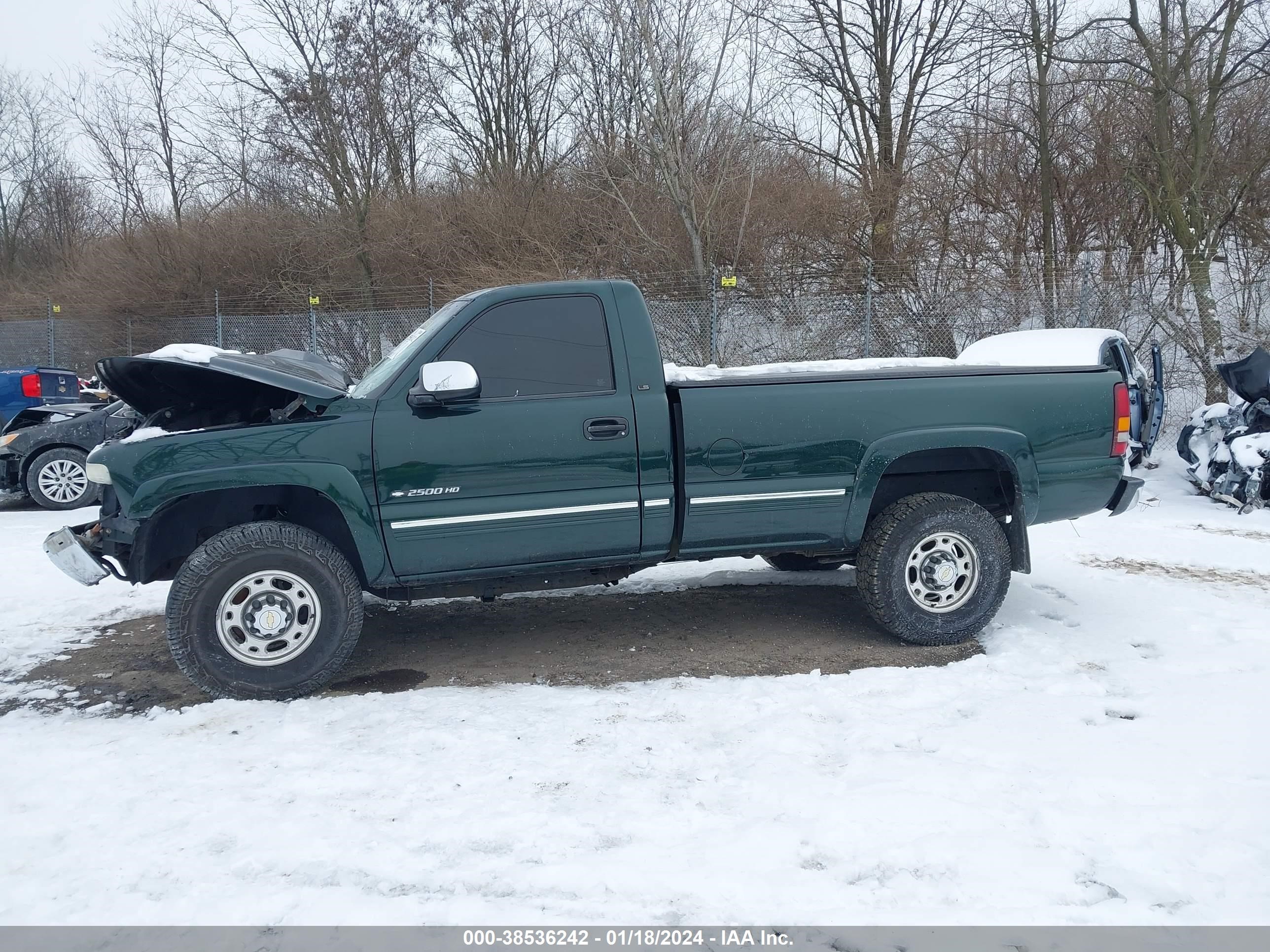 Photo 13 VIN: 1GCHC24U42E125415 - CHEVROLET SILVERADO 