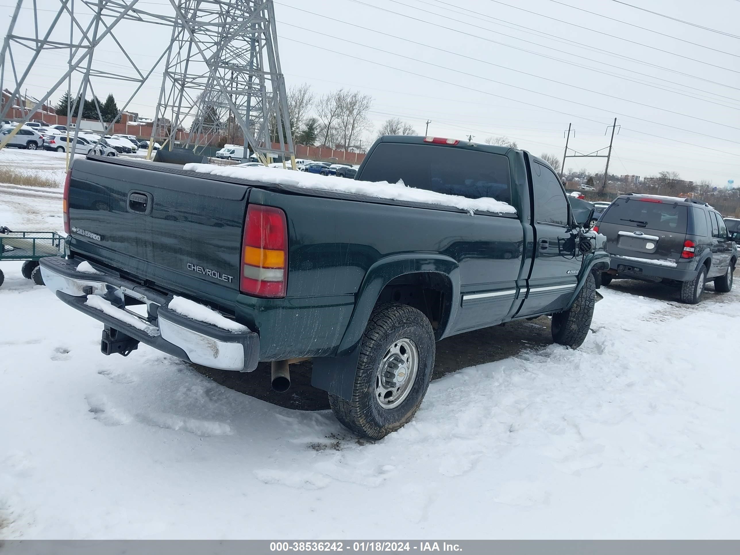 Photo 3 VIN: 1GCHC24U42E125415 - CHEVROLET SILVERADO 