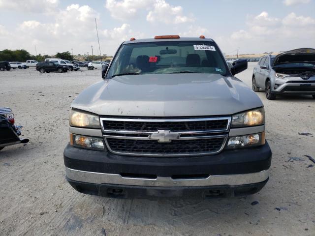 Photo 4 VIN: 1GCHC24U66E271126 - CHEVROLET SILVERADO 