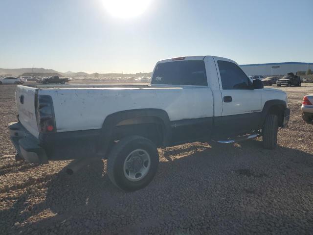 Photo 2 VIN: 1GCHC24U73E356309 - CHEVROLET SILVERADO 