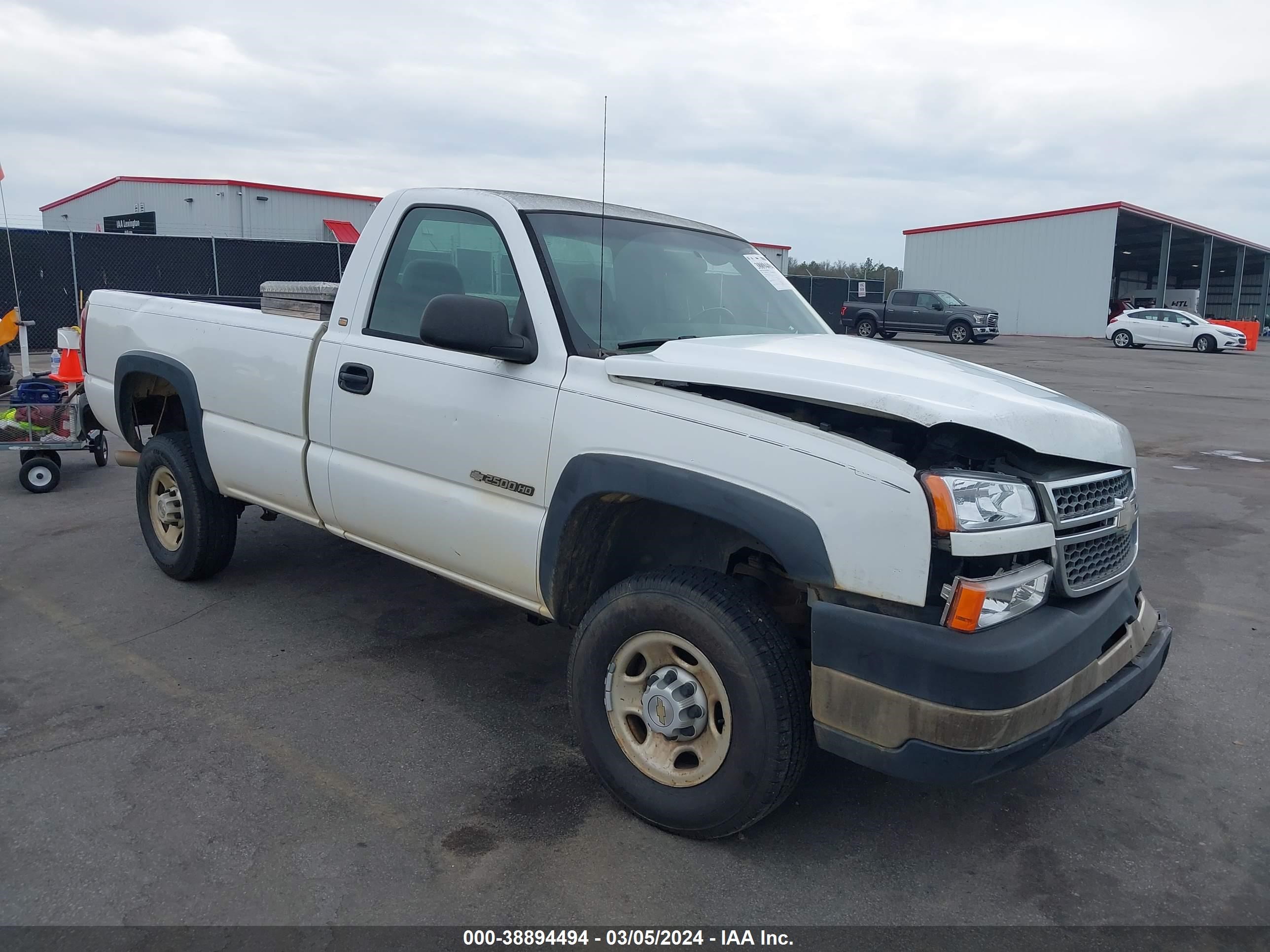 Photo 0 VIN: 1GCHC24U75E156260 - CHEVROLET SILVERADO 