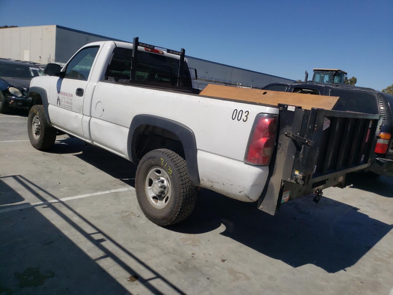 Photo 2 VIN: 1GCHC24U77E160036 - CHEVROLET SILVERADO 