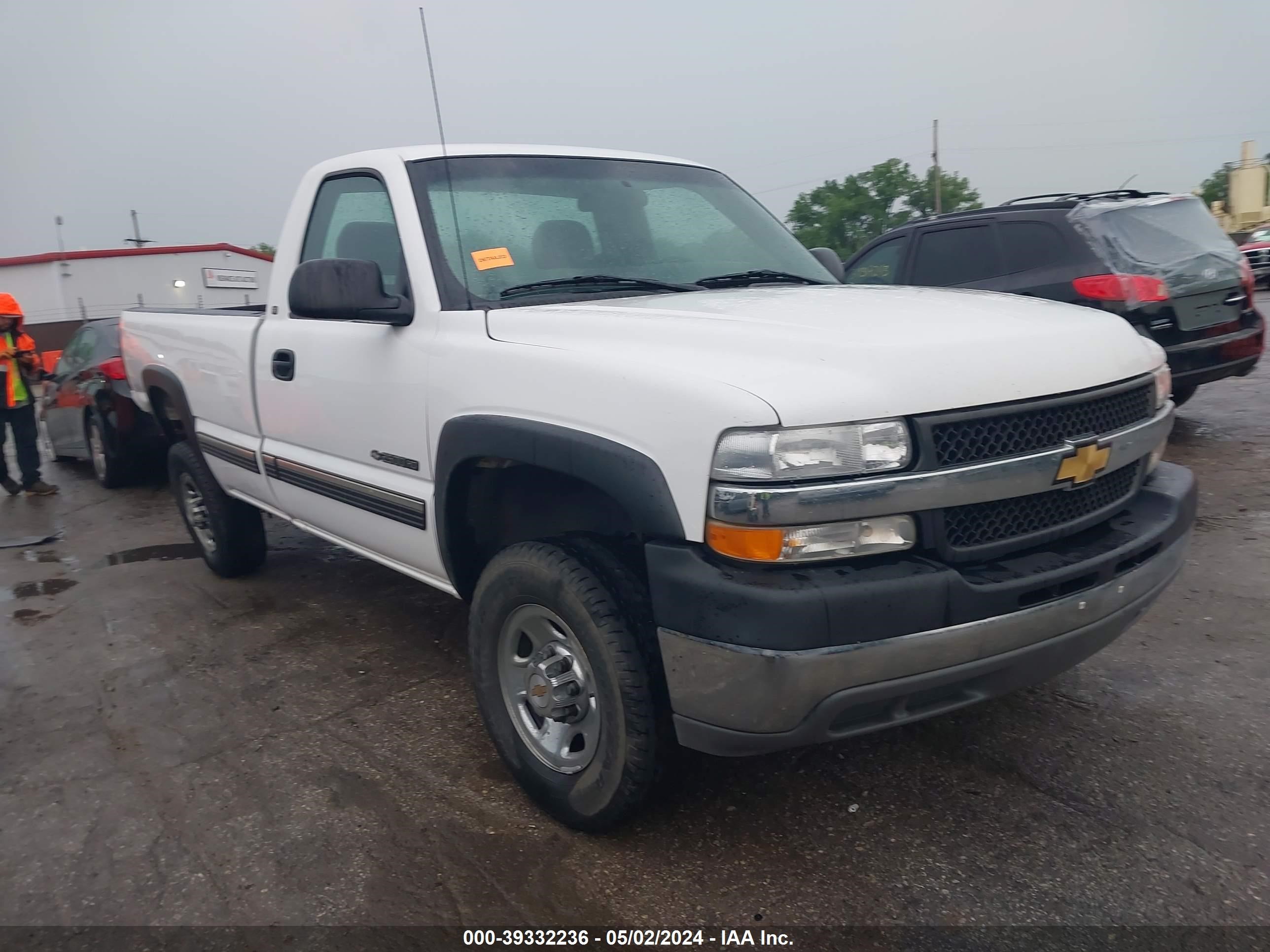 Photo 0 VIN: 1GCHC24U81E251226 - CHEVROLET SILVERADO 