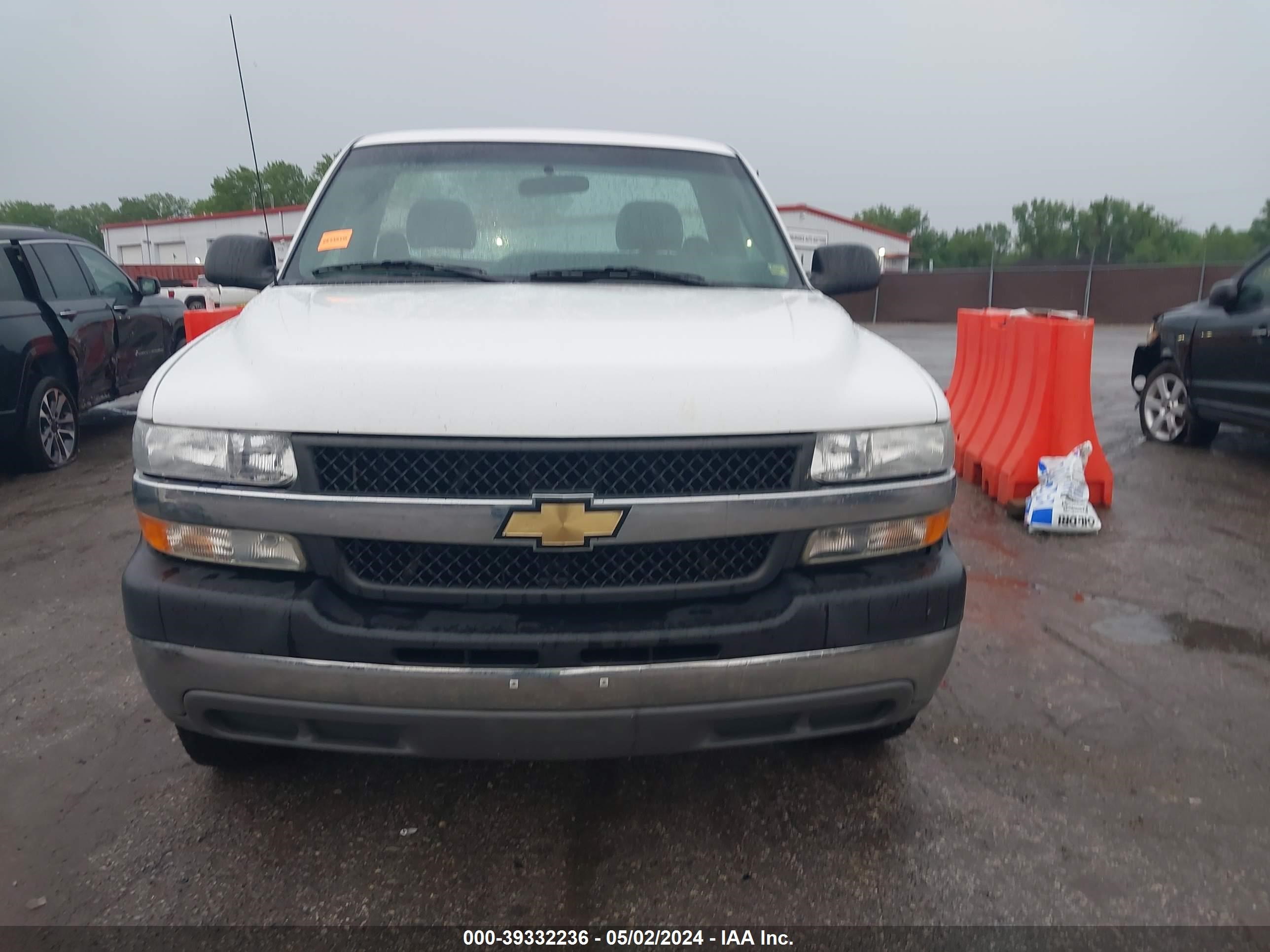 Photo 12 VIN: 1GCHC24U81E251226 - CHEVROLET SILVERADO 