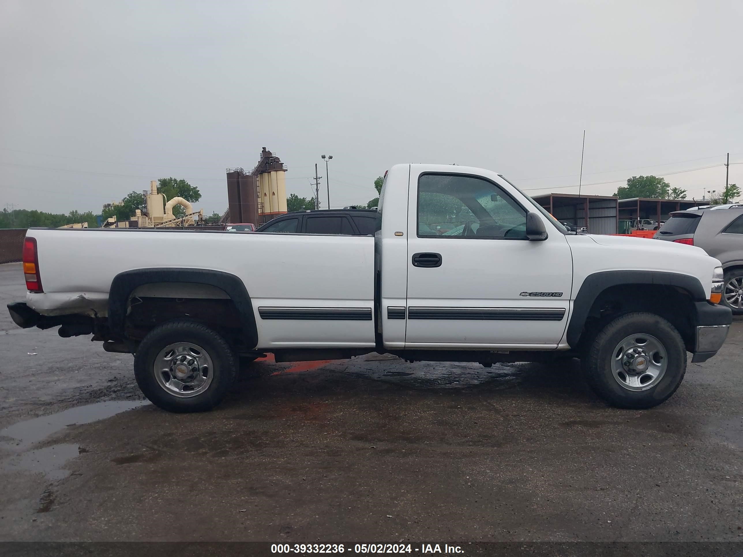 Photo 13 VIN: 1GCHC24U81E251226 - CHEVROLET SILVERADO 