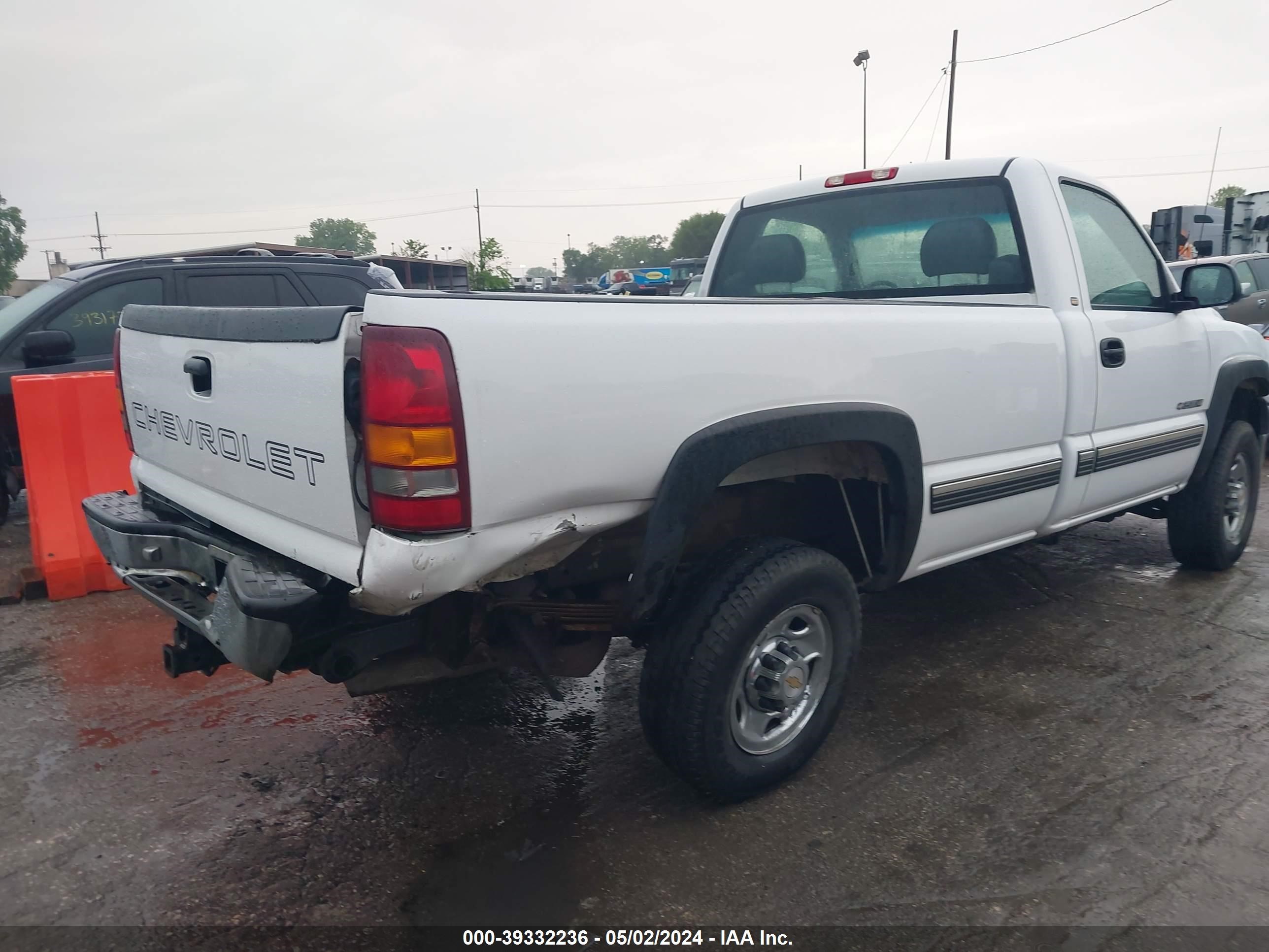 Photo 5 VIN: 1GCHC24U81E251226 - CHEVROLET SILVERADO 