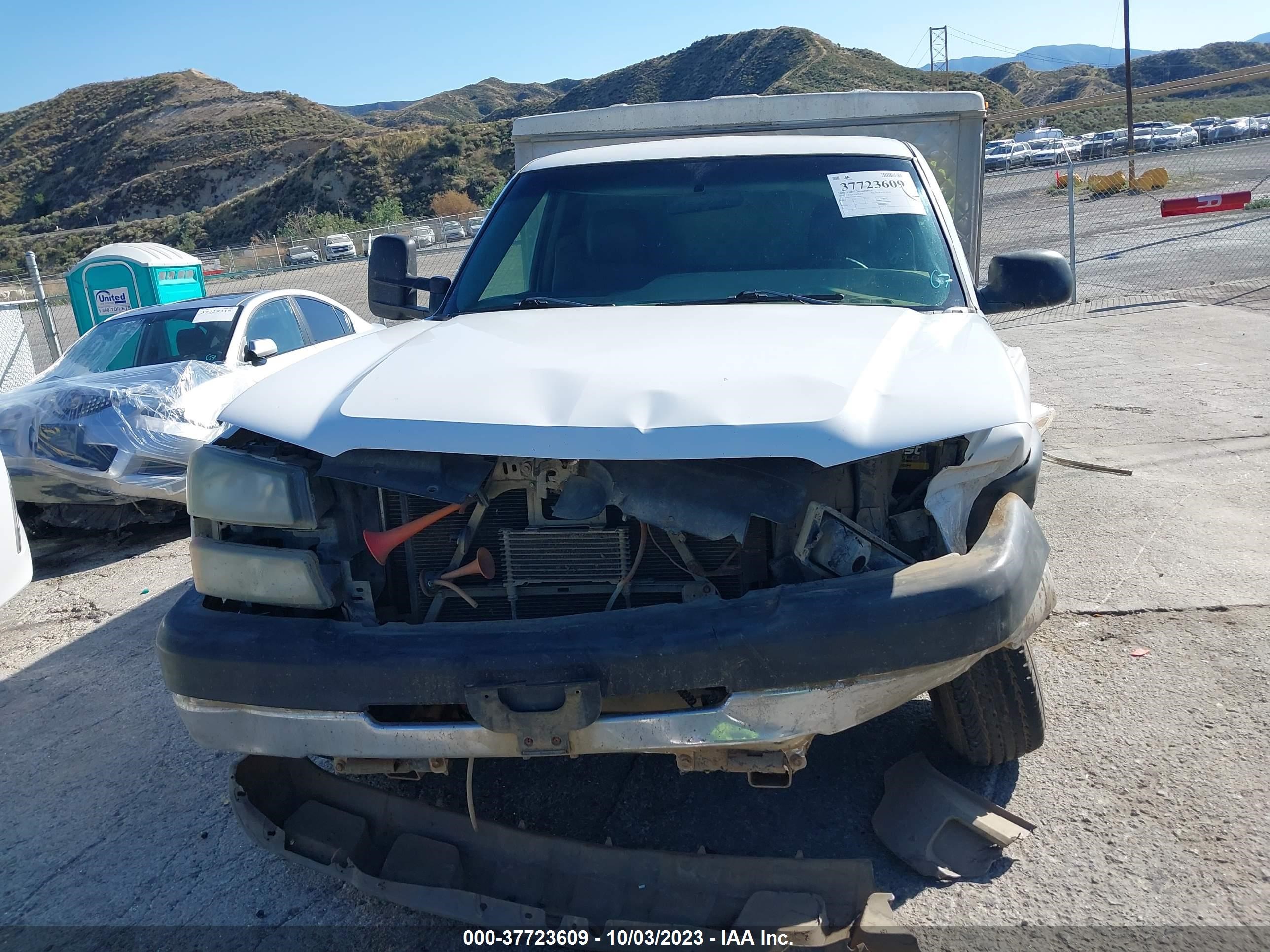 Photo 11 VIN: 1GCHC24U93E106831 - CHEVROLET SILVERADO 