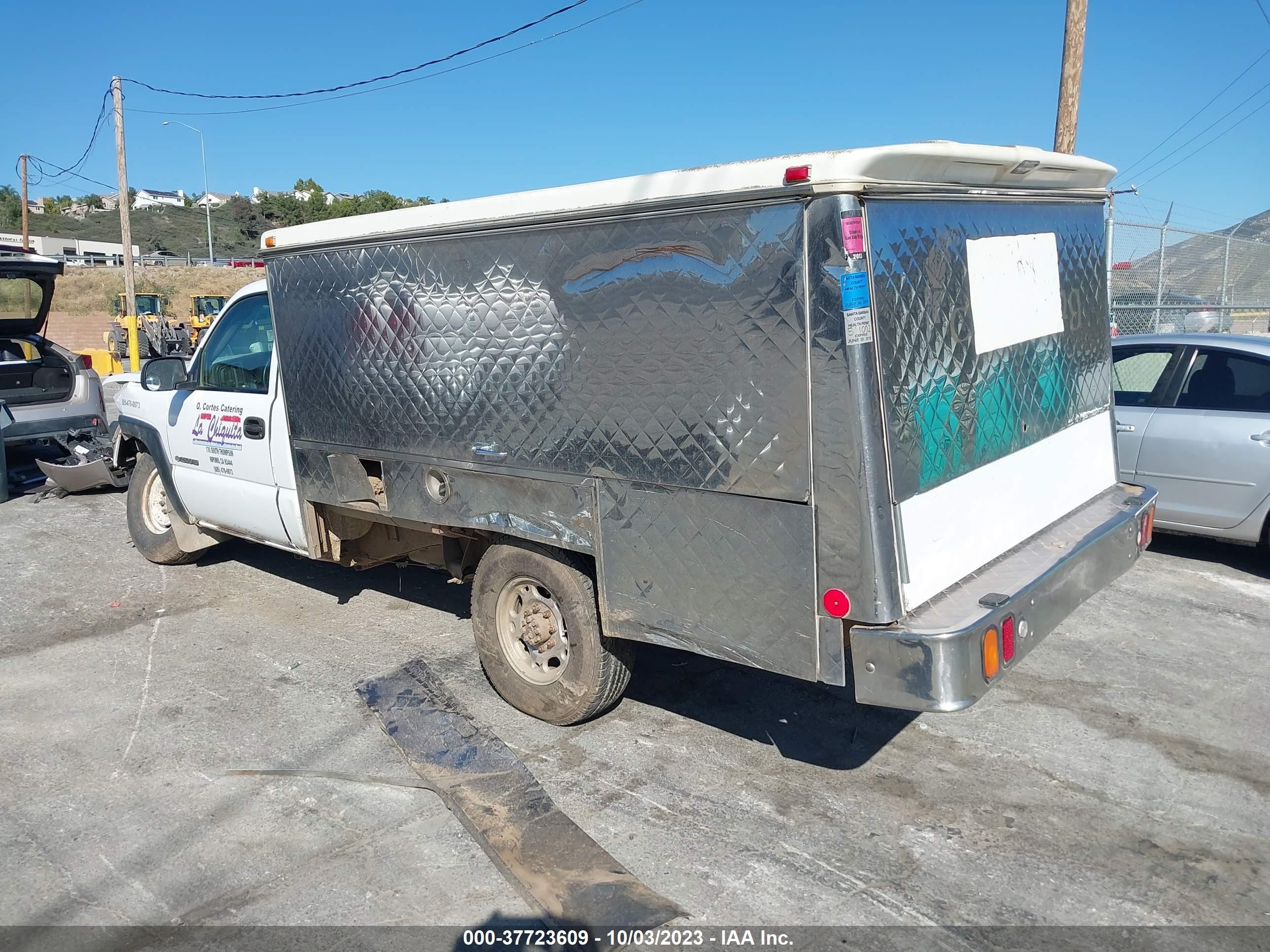 Photo 2 VIN: 1GCHC24U93E106831 - CHEVROLET SILVERADO 