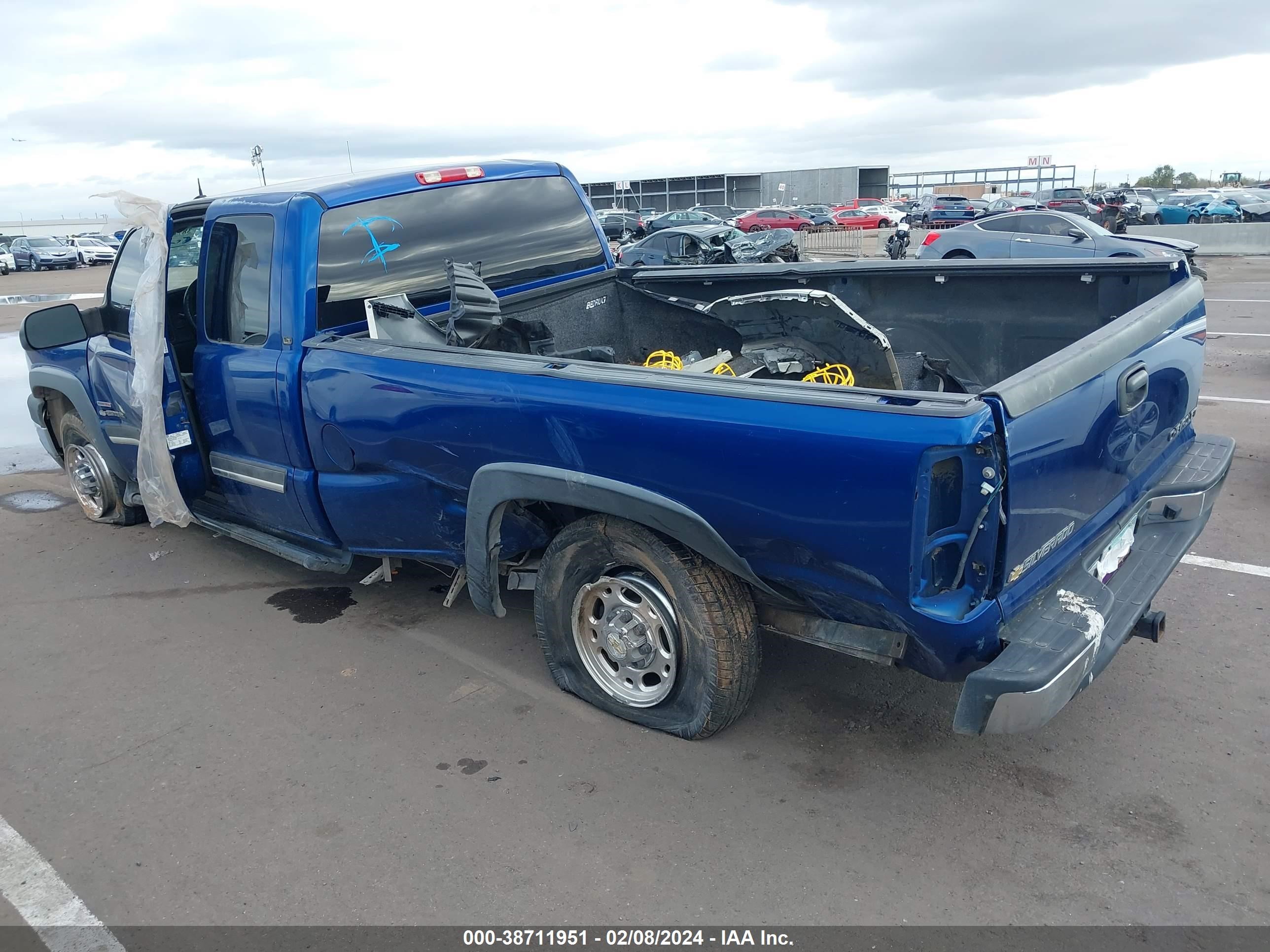 Photo 2 VIN: 1GCHC29193E227325 - CHEVROLET SILVERADO 