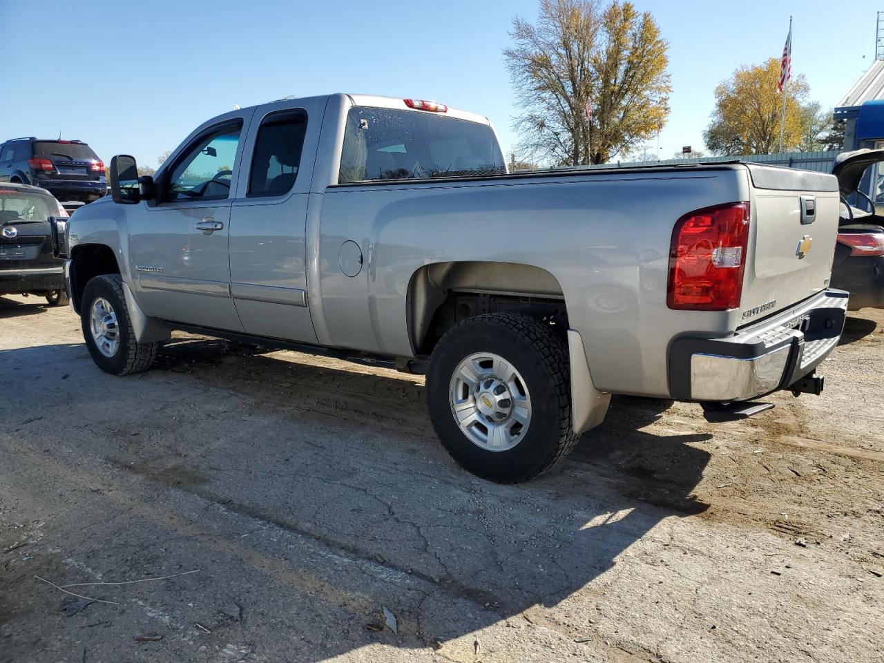 Photo 1 VIN: 1GCHC29698E179845 - CHEVROLET SILVERADO 