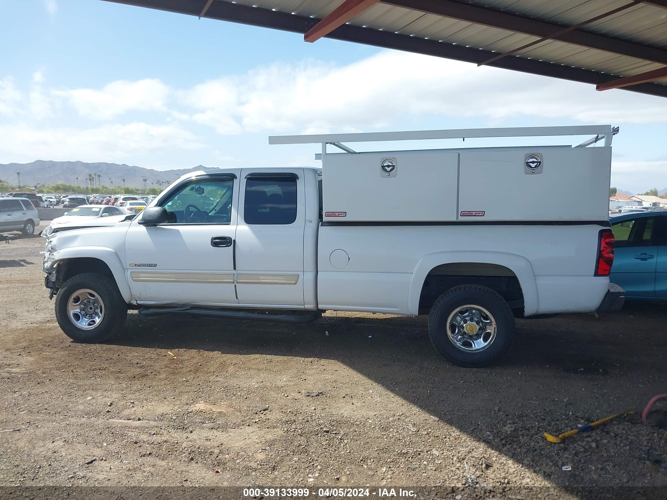 Photo 13 VIN: 1GCHC29G96E151209 - CHEVROLET SILVERADO 