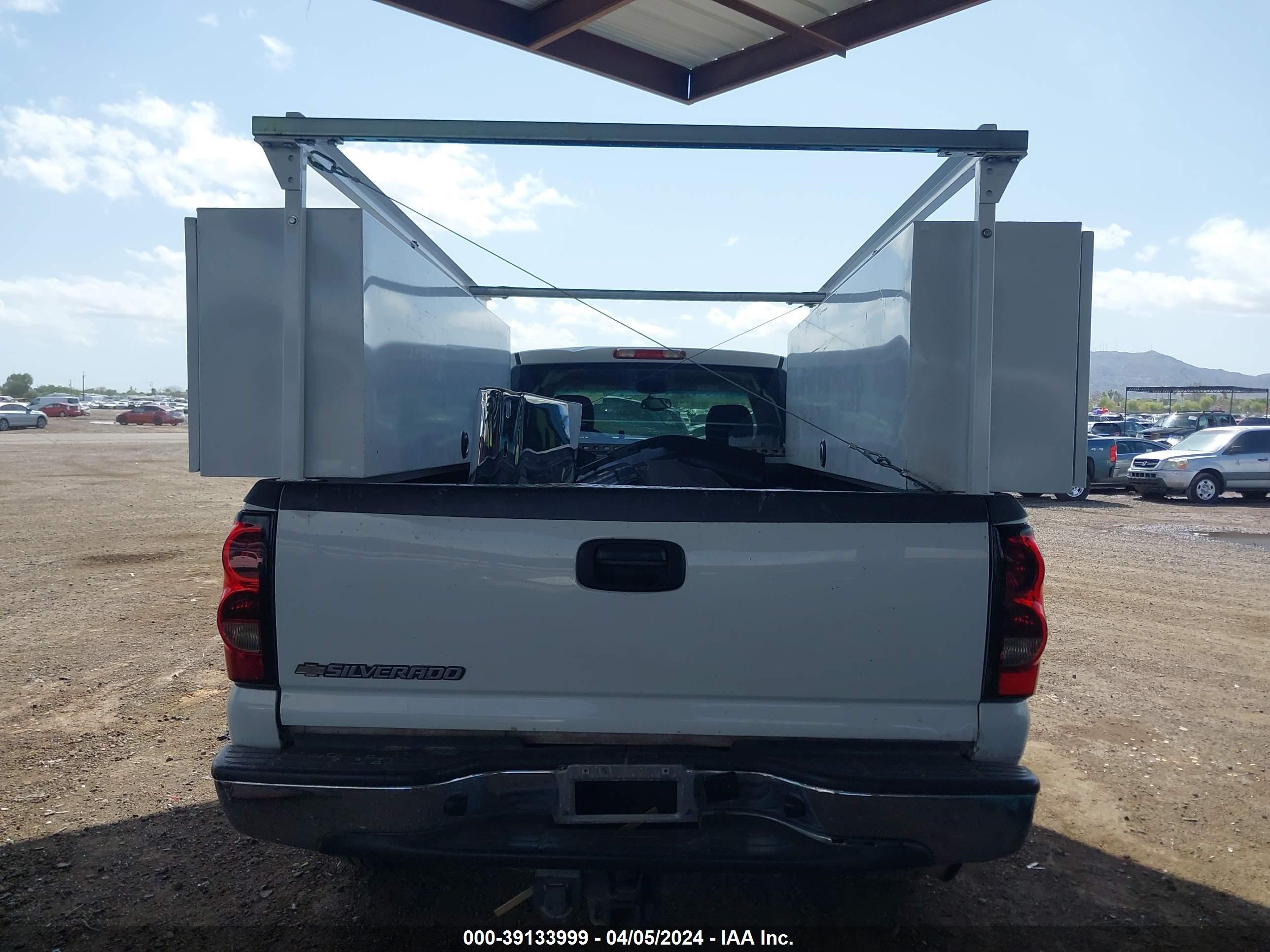 Photo 15 VIN: 1GCHC29G96E151209 - CHEVROLET SILVERADO 