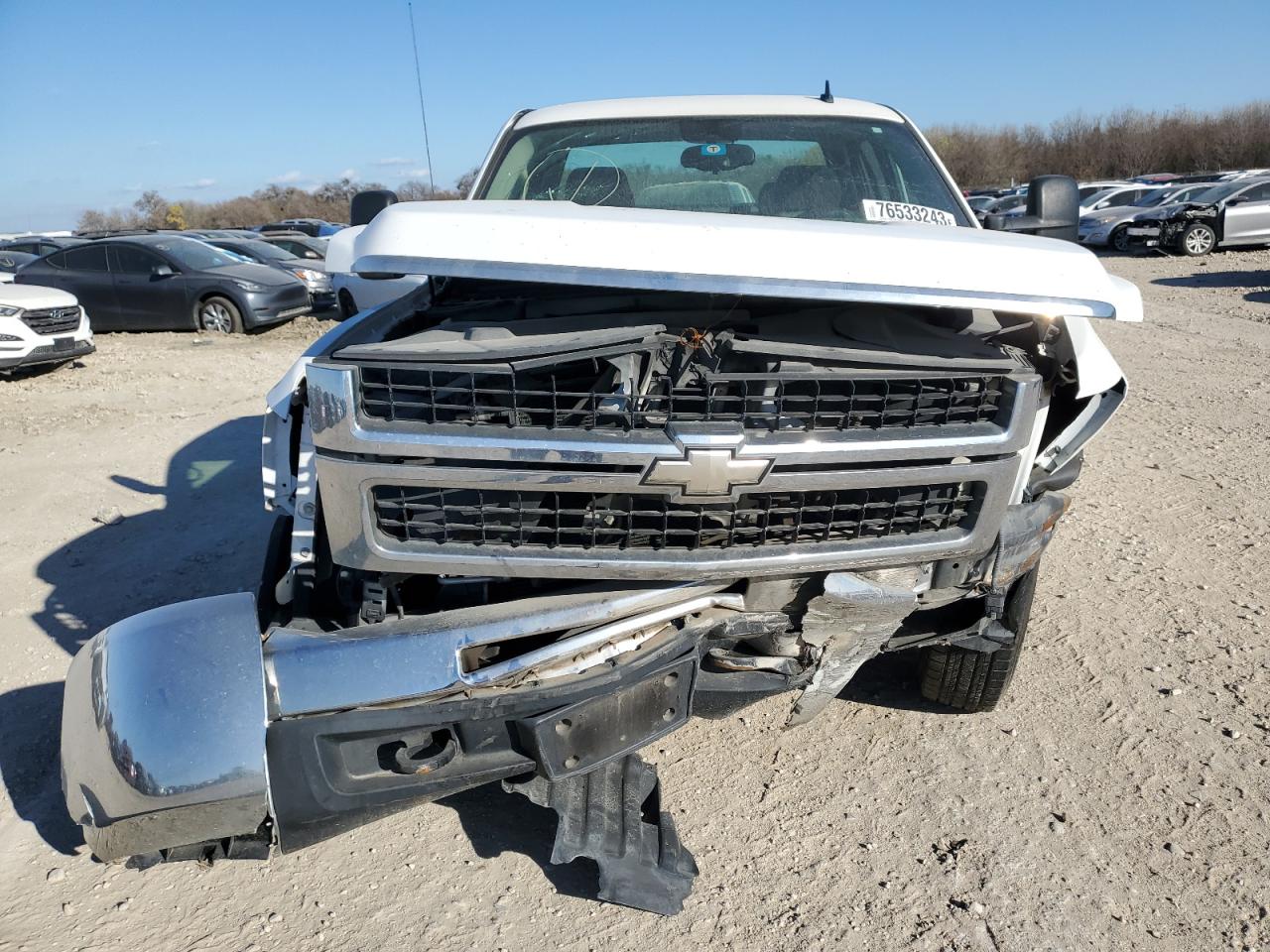 Photo 4 VIN: 1GCHC29K18E131009 - CHEVROLET SILVERADO 