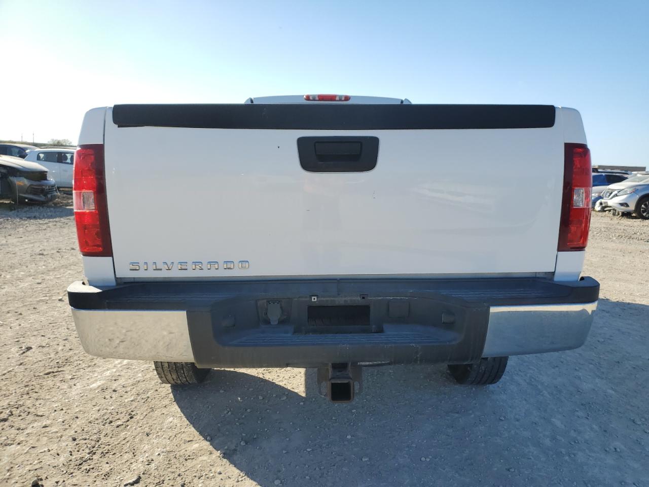 Photo 5 VIN: 1GCHC29K18E131009 - CHEVROLET SILVERADO 