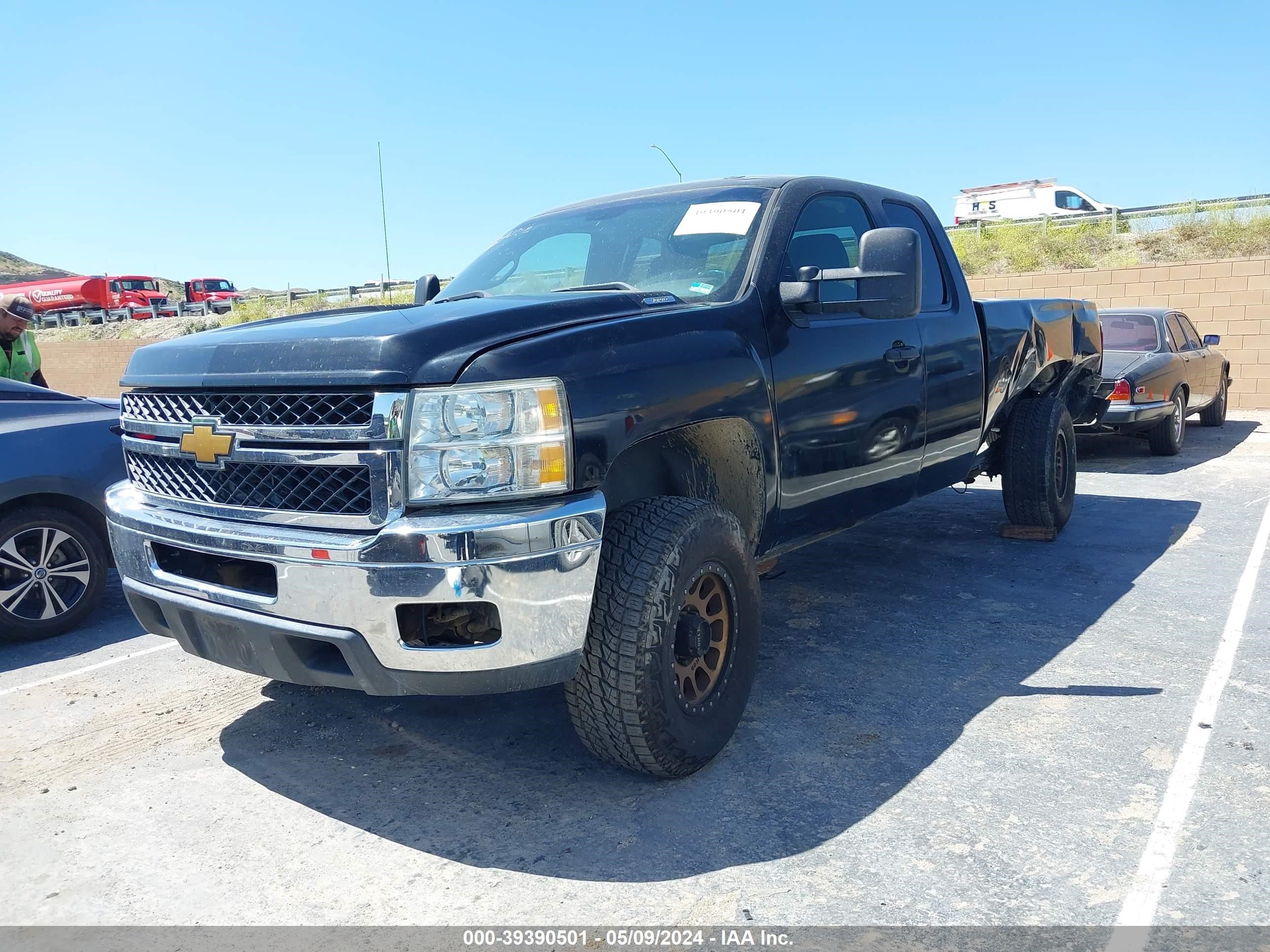 Photo 1 VIN: 1GCHC29K58E205757 - CHEVROLET SILVERADO 