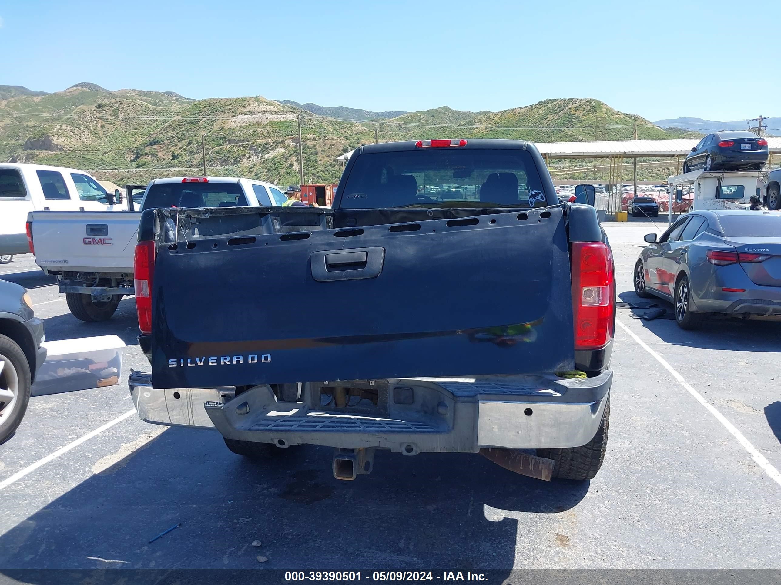 Photo 14 VIN: 1GCHC29K58E205757 - CHEVROLET SILVERADO 