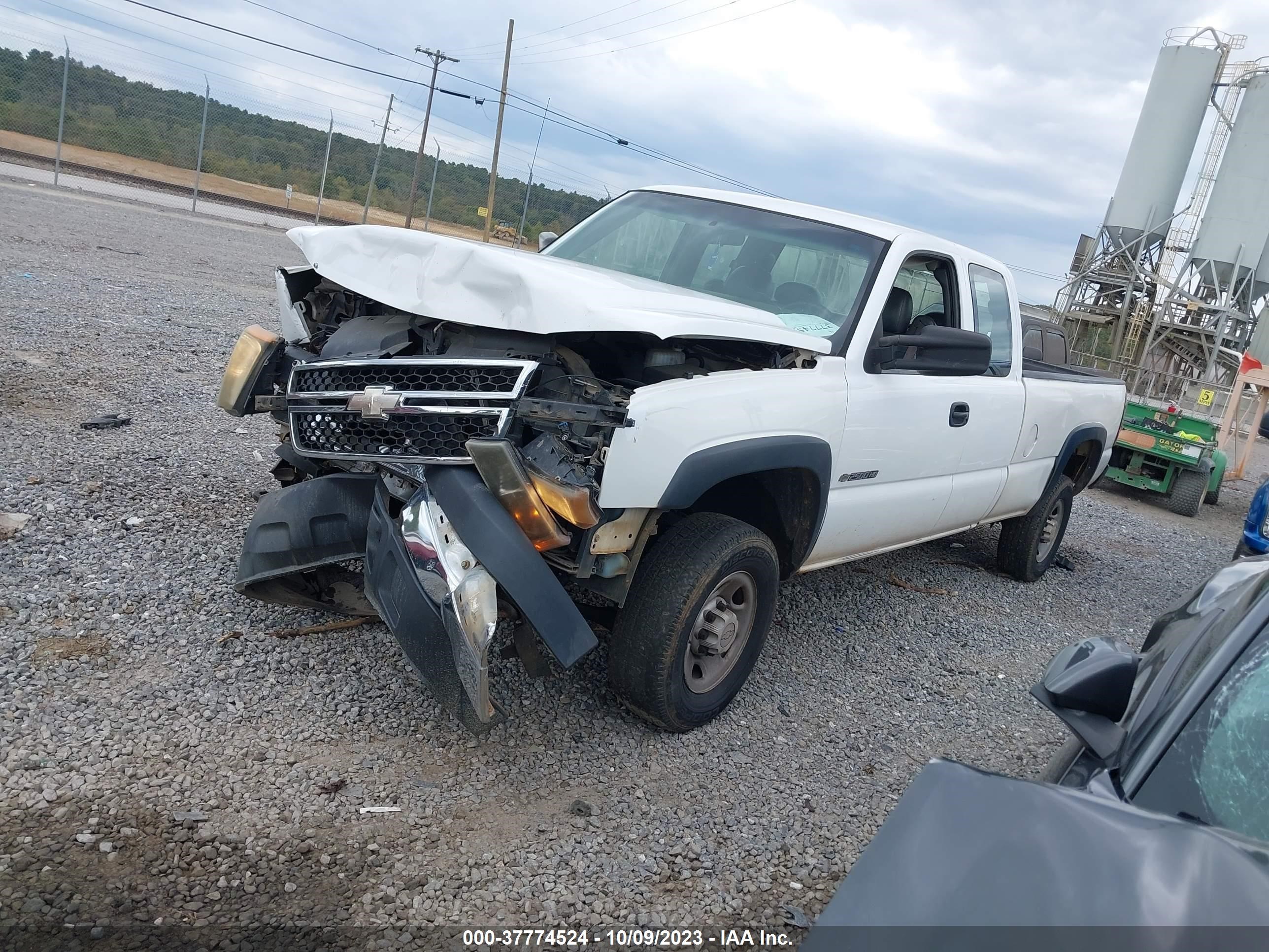 Photo 1 VIN: 1GCHC29U16E210520 - CHEVROLET SILVERADO 