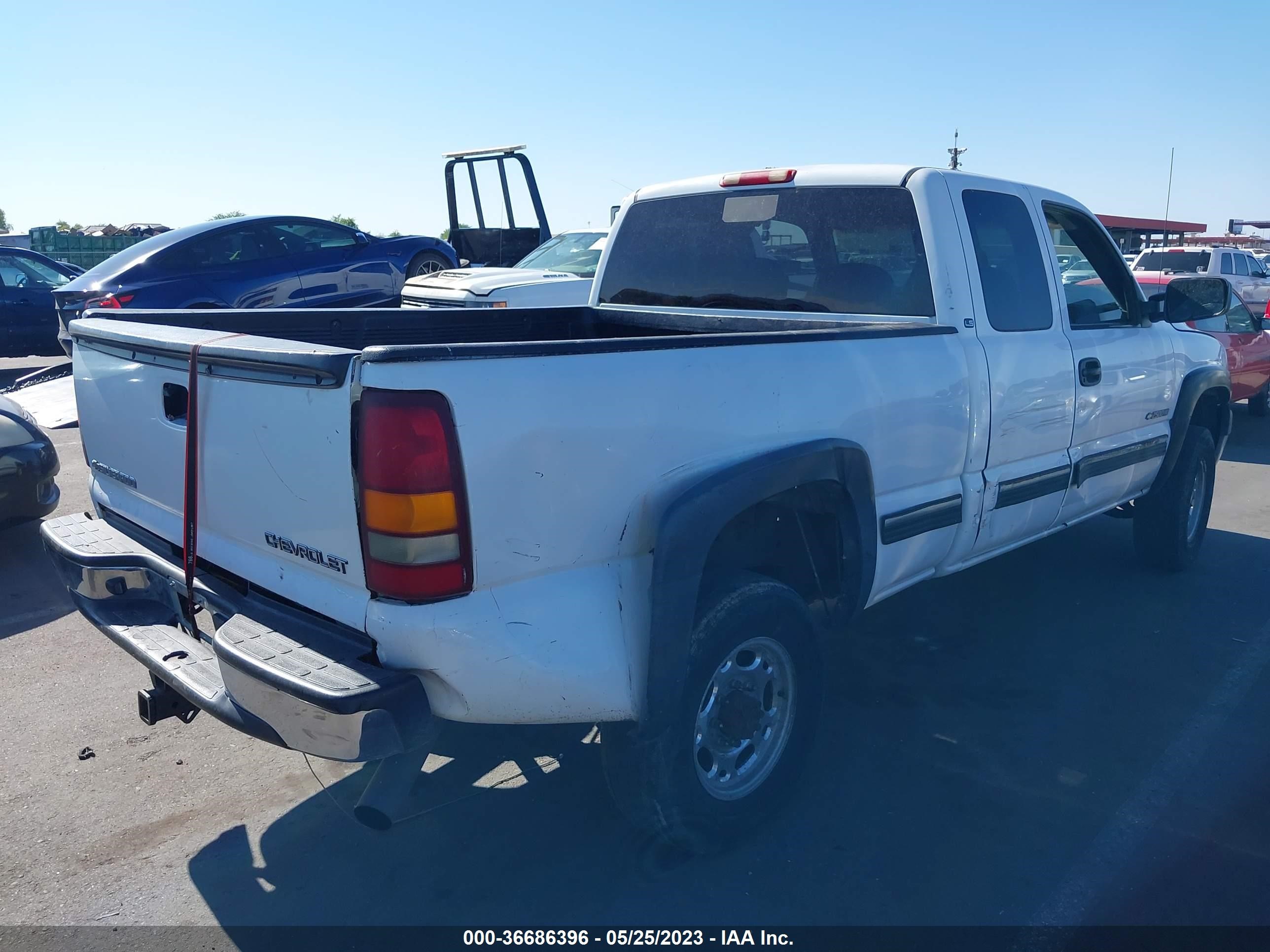 Photo 3 VIN: 1GCHC29U21E113125 - CHEVROLET SILVERADO 