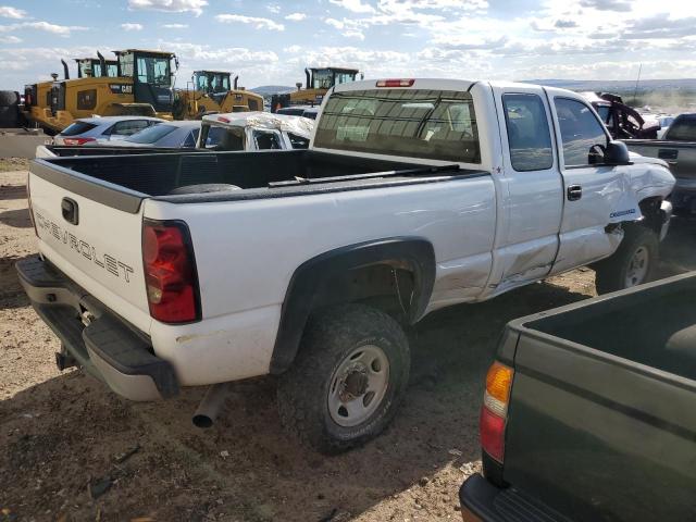 Photo 2 VIN: 1GCHC29U35E290028 - CHEVROLET SILVERADO 