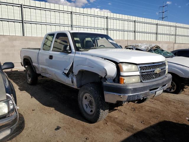 Photo 3 VIN: 1GCHC29U35E290028 - CHEVROLET SILVERADO 