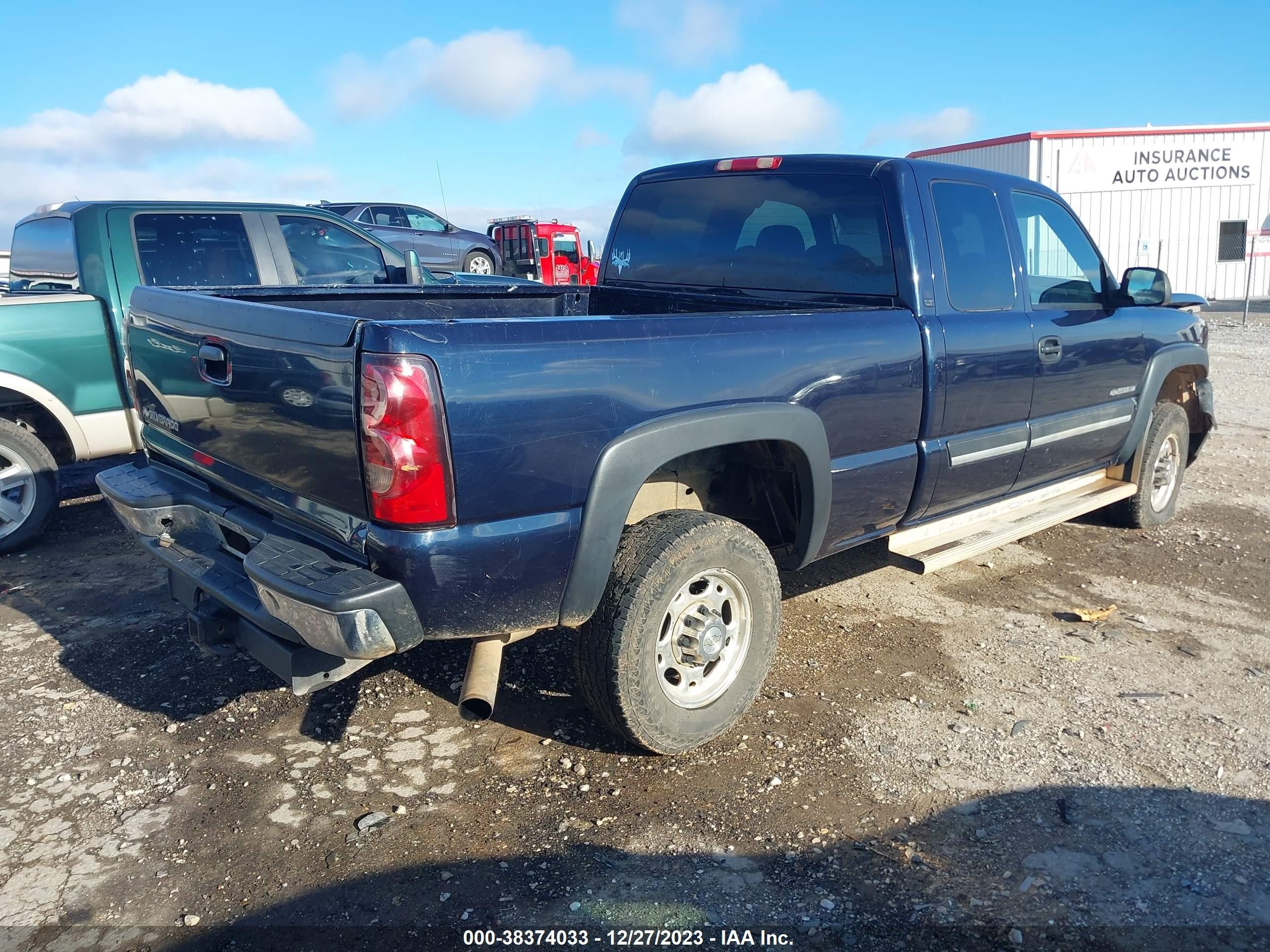 Photo 3 VIN: 1GCHC29U36E118549 - CHEVROLET SILVERADO 