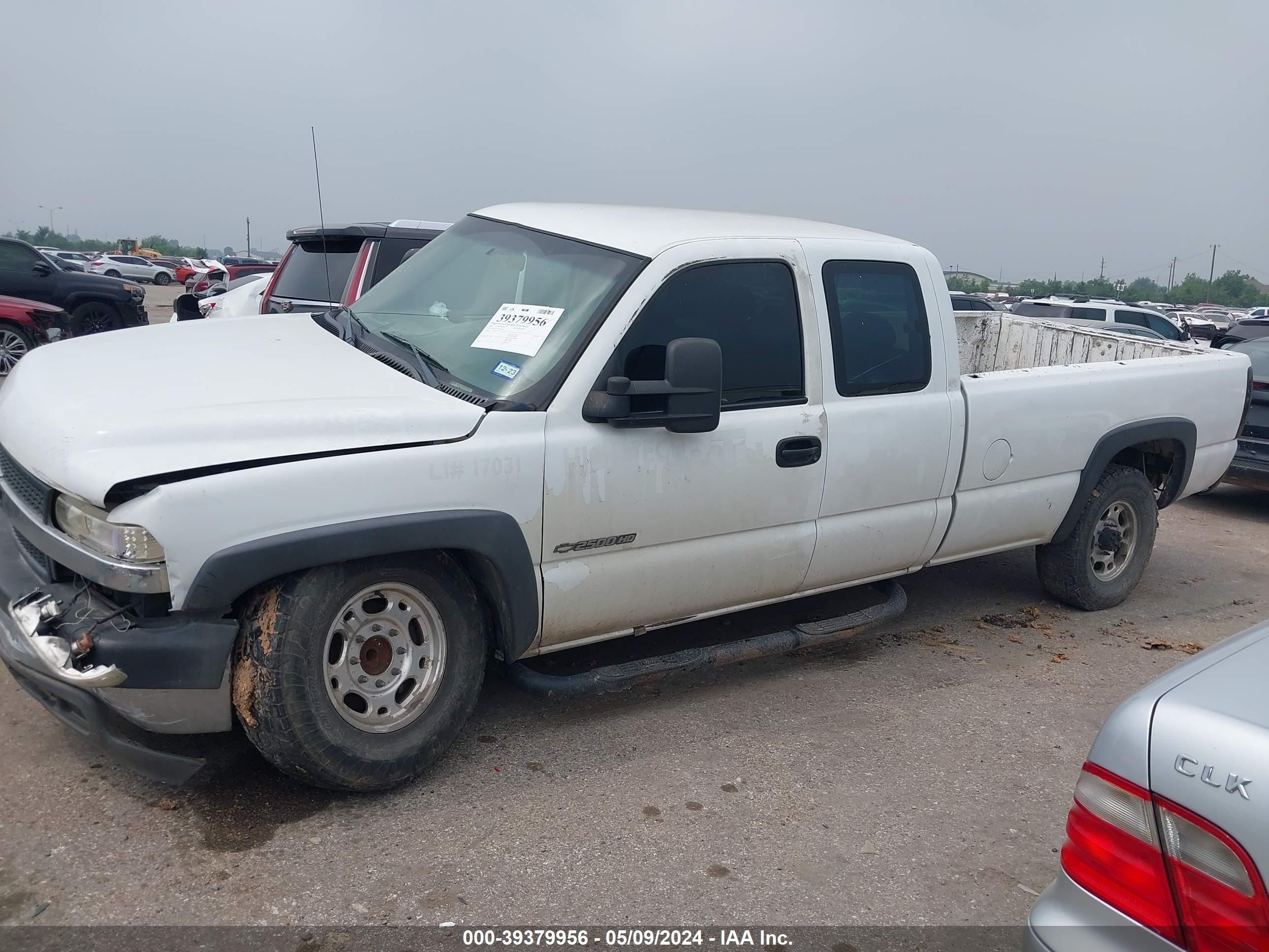 Photo 1 VIN: 1GCHC29U41E332068 - CHEVROLET SILVERADO 