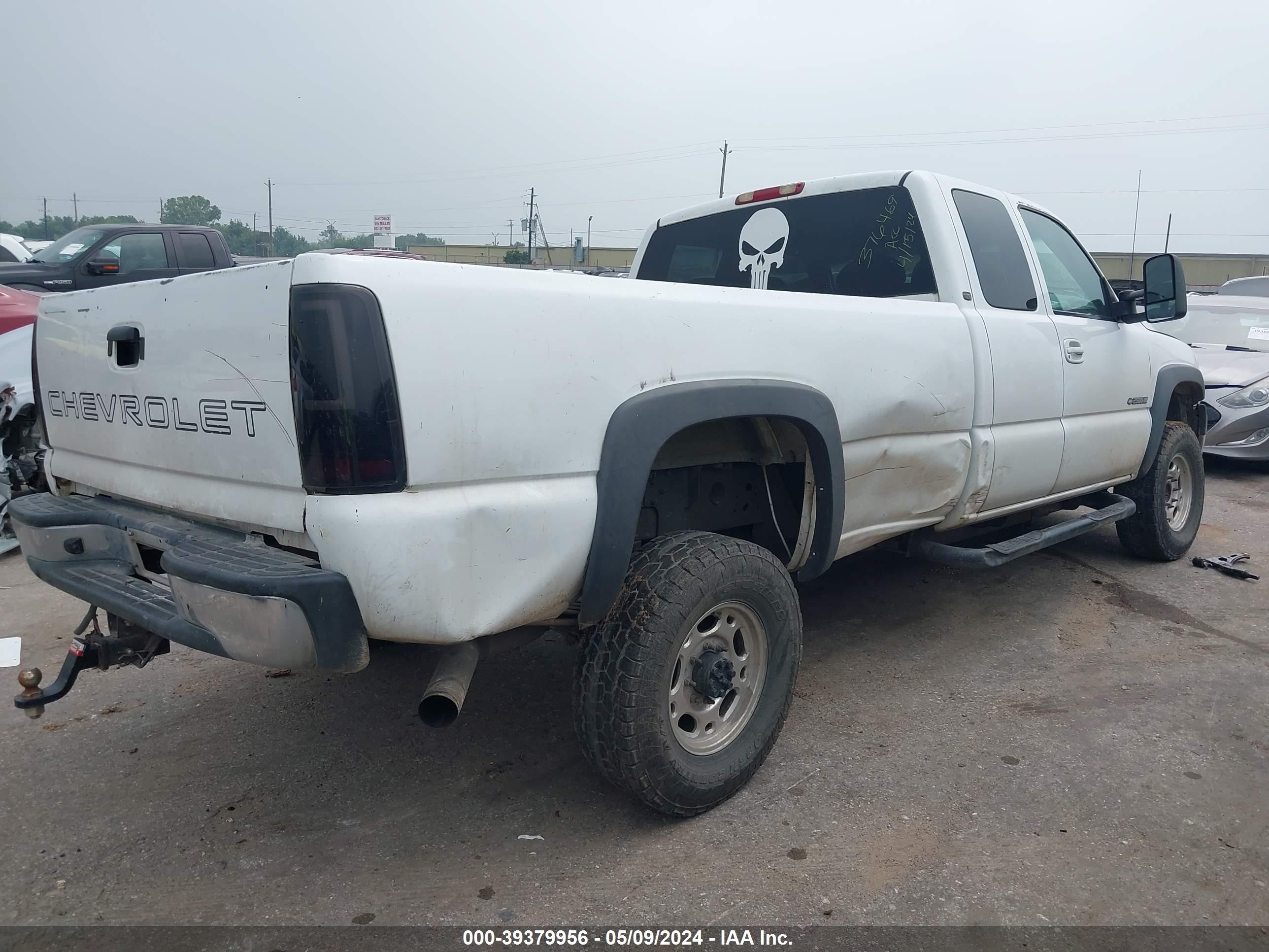 Photo 3 VIN: 1GCHC29U41E332068 - CHEVROLET SILVERADO 