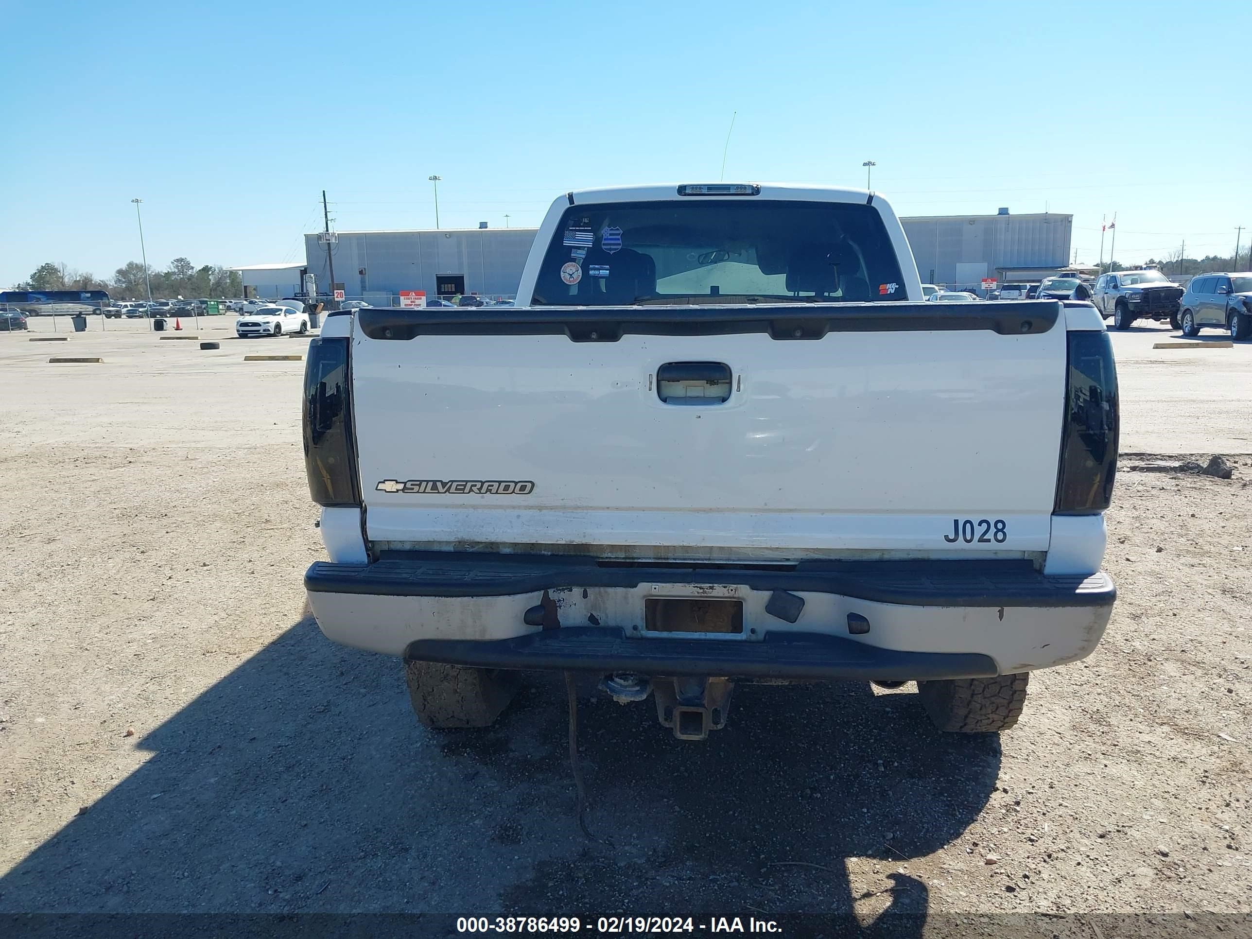 Photo 16 VIN: 1GCHC29U45E231912 - CHEVROLET SILVERADO 