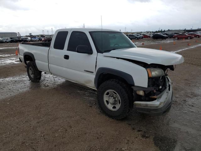 Photo 3 VIN: 1GCHC29U45E303160 - CHEVROLET SILVERADO 