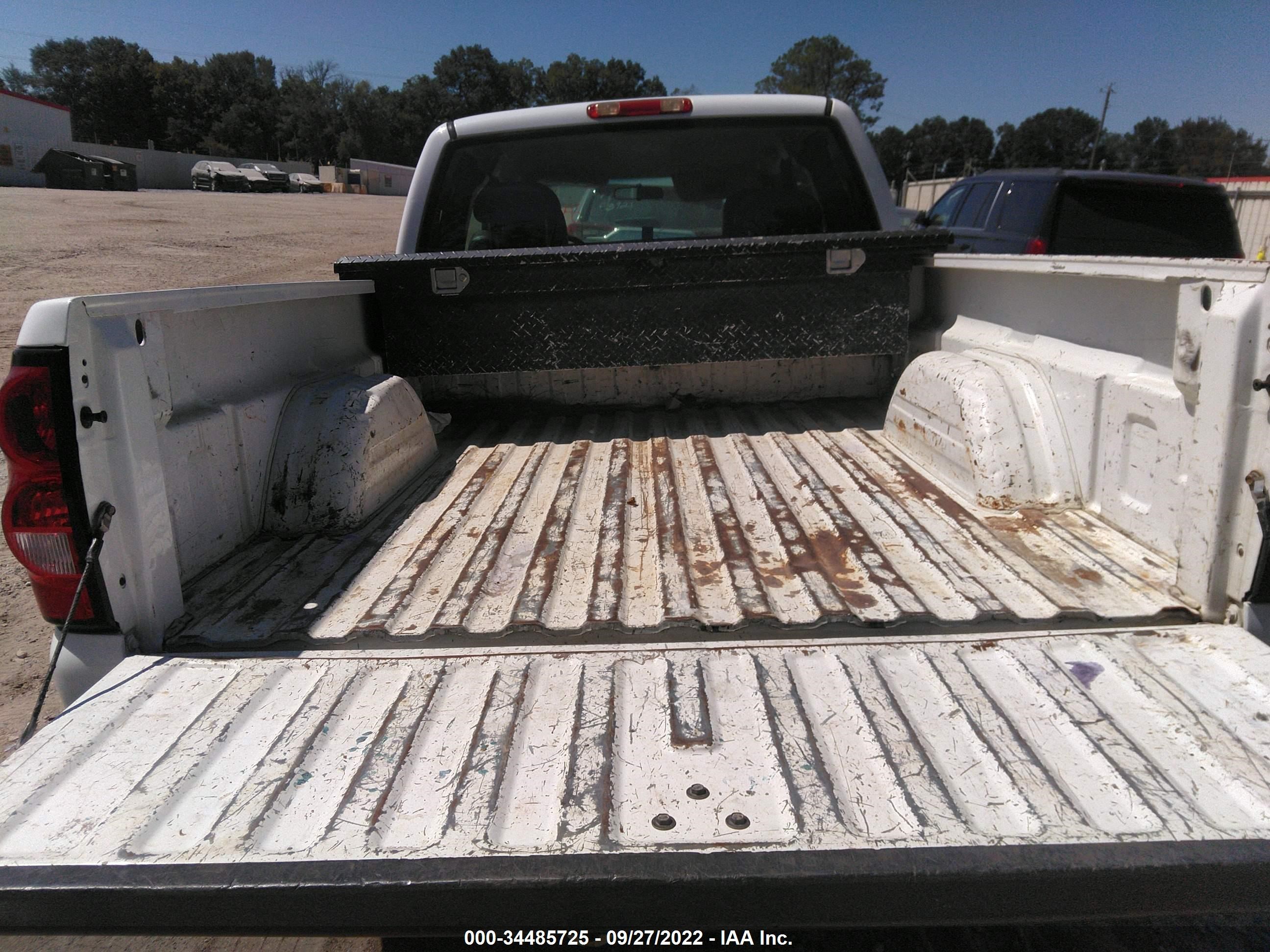 Photo 7 VIN: 1GCHC29U45E305667 - CHEVROLET SILVERADO 