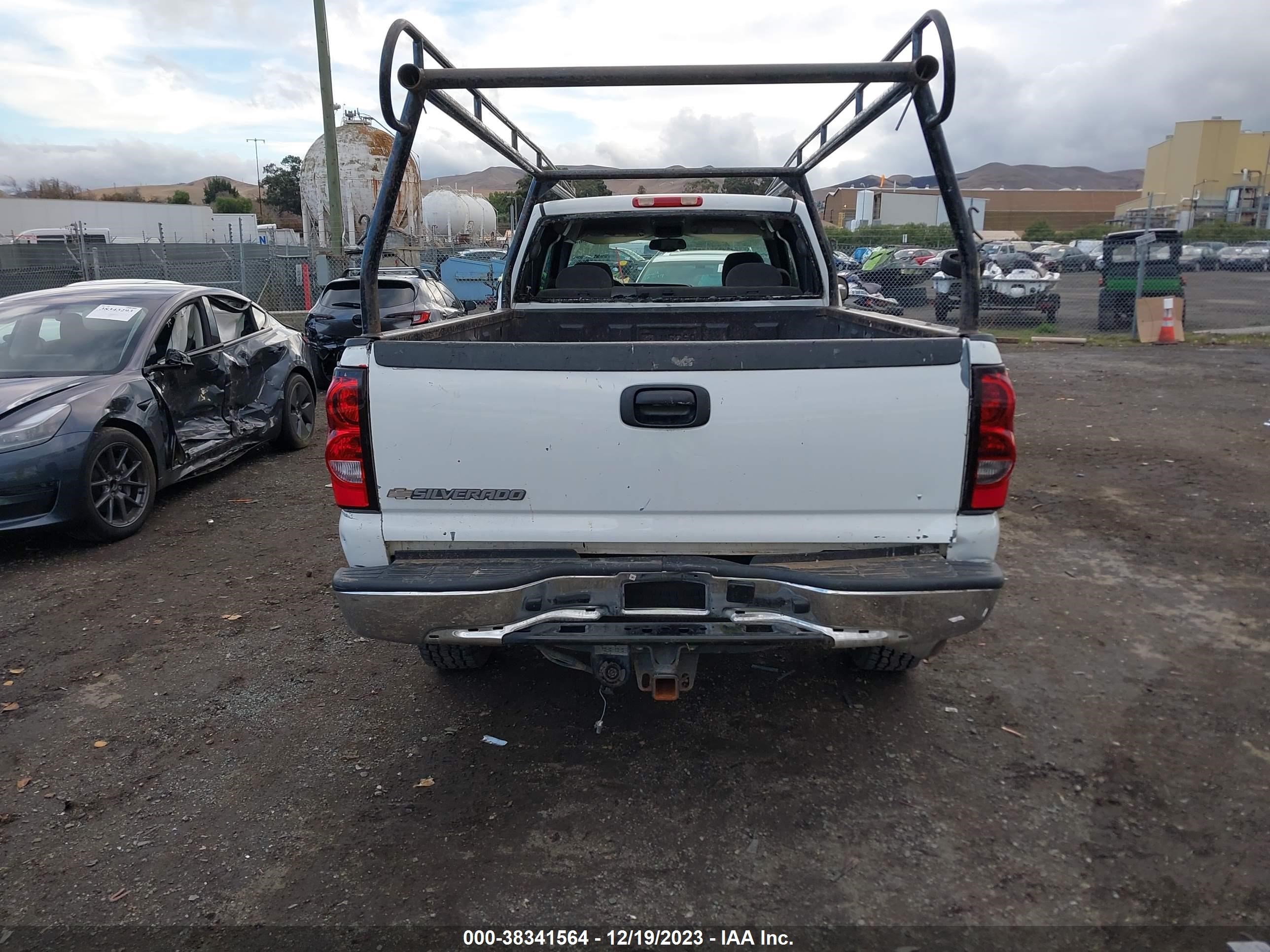 Photo 15 VIN: 1GCHC29U46E188349 - CHEVROLET SILVERADO 