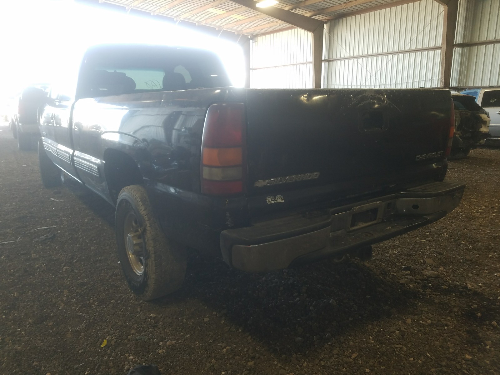 Photo 2 VIN: 1GCHC29U52E136366 - CHEVROLET SILVERADO 